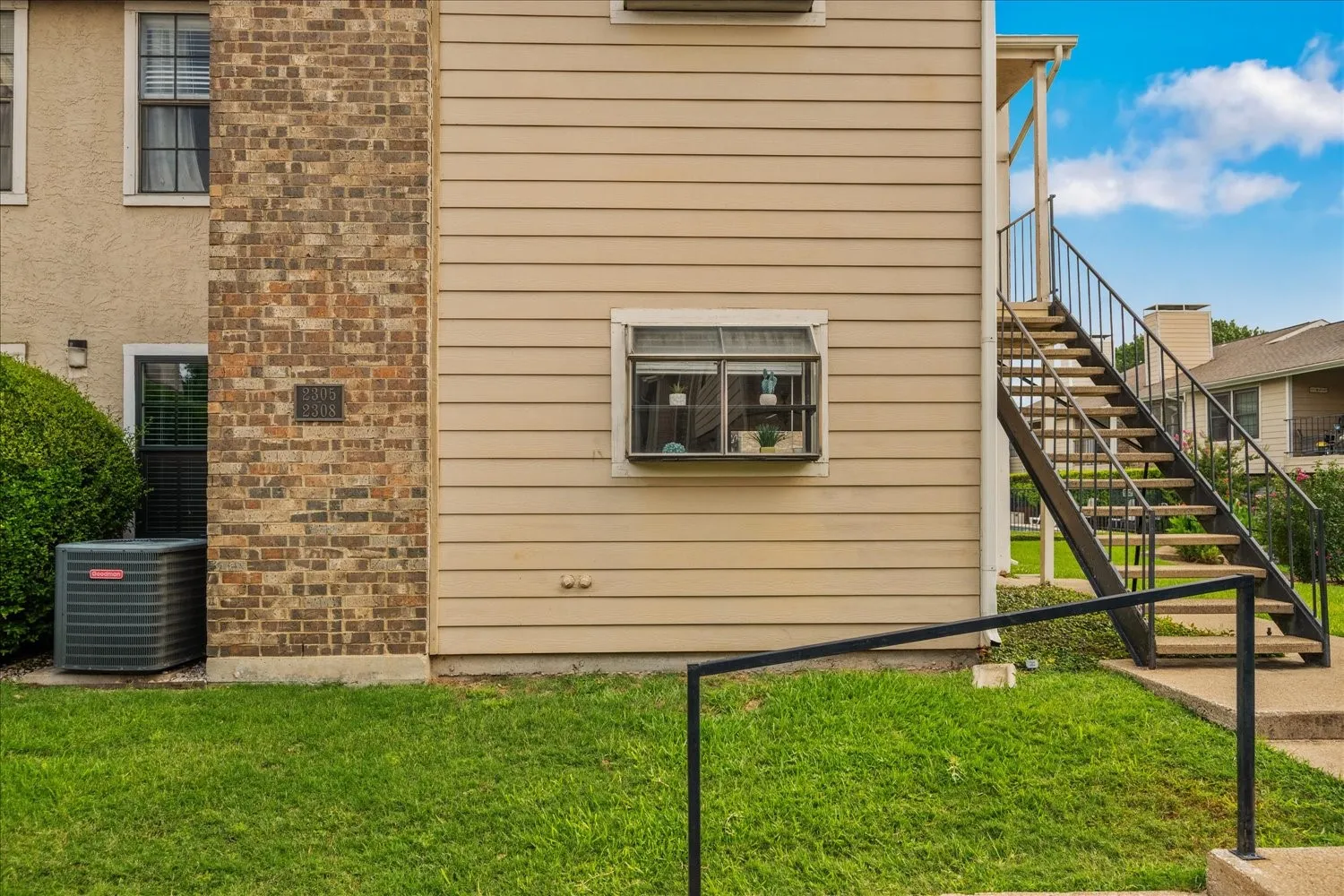 Condominium For Sale in Collin County , 4748 Old Bent Tree Lane 2307, Dallas, Texas 75287, 2 Bedroom, 2 Bathroom, Garage spaces, 1,070 Sqft, built in 1985, mls#21296784, Real Estate Agent in Dallas, Homes For Sale in Collin county, Homes For Sale in Dallas, Realtor in Dallas Texas, Real Estate Brokerage Independent Realty Texas, Luminita Cordes Realtor