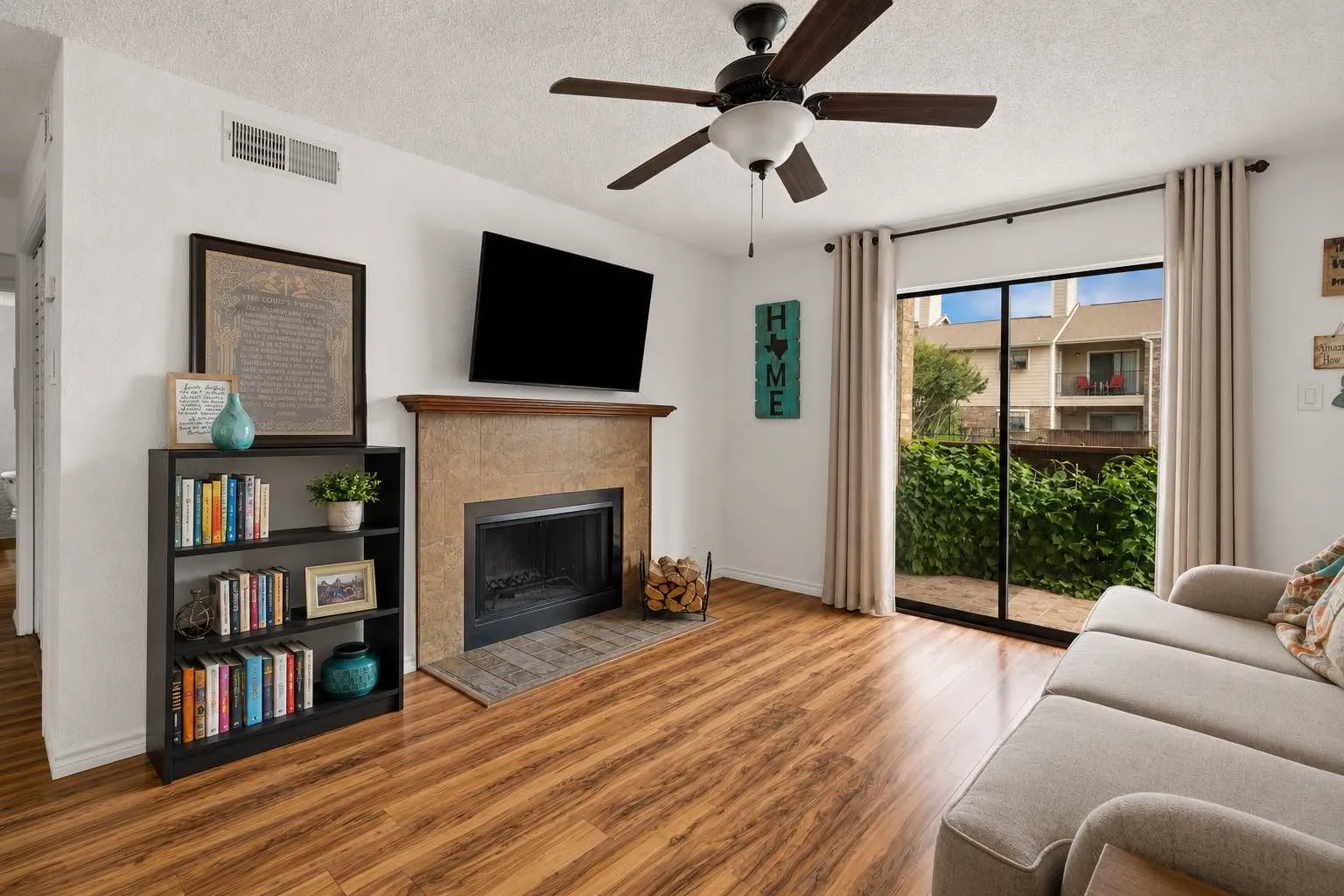 Condominium For Sale in Collin County , 4748 Old Bent Tree Lane 2307, Dallas, Texas 75287, 2 Bedroom, 2 Bathroom, Garage spaces, 1,070 Sqft, built in 1985, mls#21296784, Real Estate Agent in Dallas, Homes For Sale in Collin county, Homes For Sale in Dallas, Realtor in Dallas Texas, Real Estate Brokerage Independent Realty Texas, Luminita Cordes Realtor