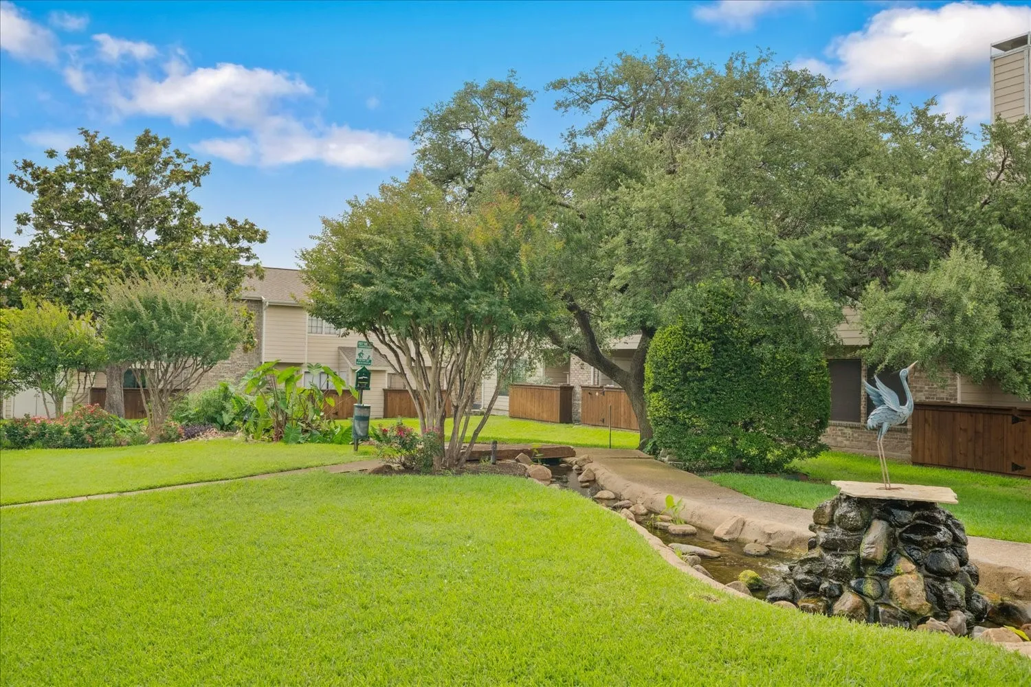 Condominium For Sale in Collin County , 4748 Old Bent Tree Lane 2307, Dallas, Texas 75287, 2 Bedroom, 2 Bathroom, Garage spaces, 1,070 Sqft, built in 1985, mls#21296784, Real Estate Agent in Dallas, Homes For Sale in Collin county, Homes For Sale in Dallas, Realtor in Dallas Texas, Real Estate Brokerage Independent Realty Texas, Luminita Cordes Realtor