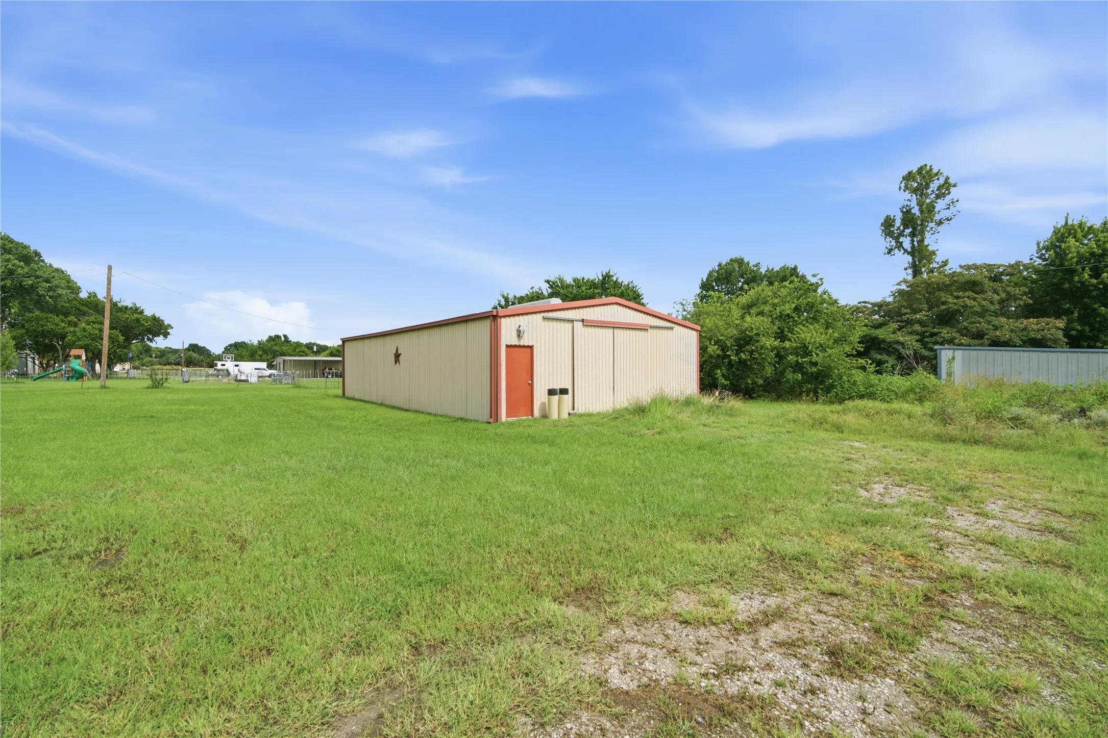 Single Family Residence For Sale in Parker County , 3039 Sunrise Trail, Weatherford, Texas 76088, 3 Bedroom, 2 Bathroom, Garage spaces, 1,876 Sqft, built in 1989, mls#21307171, Real Estate Agent in Weatherford, Homes For Sale in Parker county, Homes For Sale in Weatherford, Realtor in Weatherford Texas, Real Estate Brokerage Independent Realty Texas, Luminita Cordes Realtor