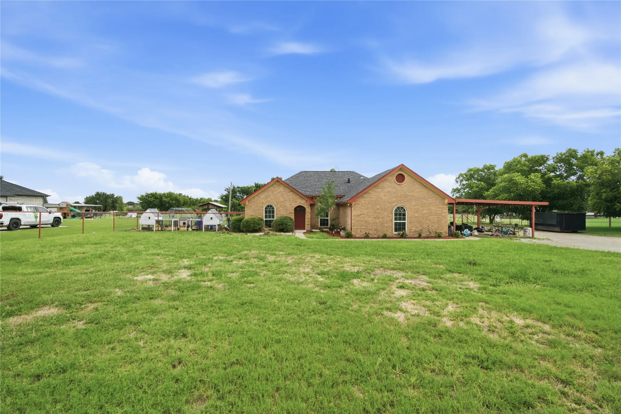 Single Family Residence For Sale in Parker County , 3039 Sunrise Trail, Weatherford, Texas 76088, 3 Bedroom, 2 Bathroom, Garage spaces, 1,876 Sqft, built in 1989, mls#21307171, Real Estate Agent in Weatherford, Homes For Sale in Parker county, Homes For Sale in Weatherford, Realtor in Weatherford Texas, Real Estate Brokerage Independent Realty Texas, Luminita Cordes Realtor