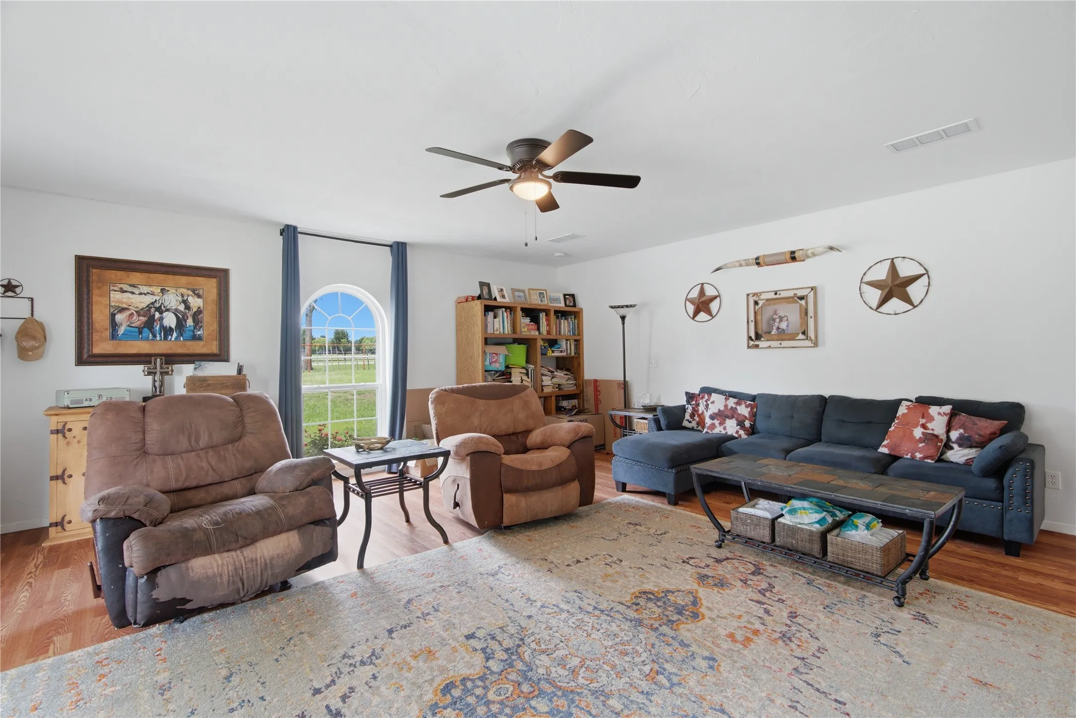 Single Family Residence For Sale in Parker County , 3039 Sunrise Trail, Weatherford, Texas 76088, 3 Bedroom, 2 Bathroom, Garage spaces, 1,876 Sqft, built in 1989, mls#21307171, Real Estate Agent in Weatherford, Homes For Sale in Parker county, Homes For Sale in Weatherford, Realtor in Weatherford Texas, Real Estate Brokerage Independent Realty Texas, Luminita Cordes Realtor