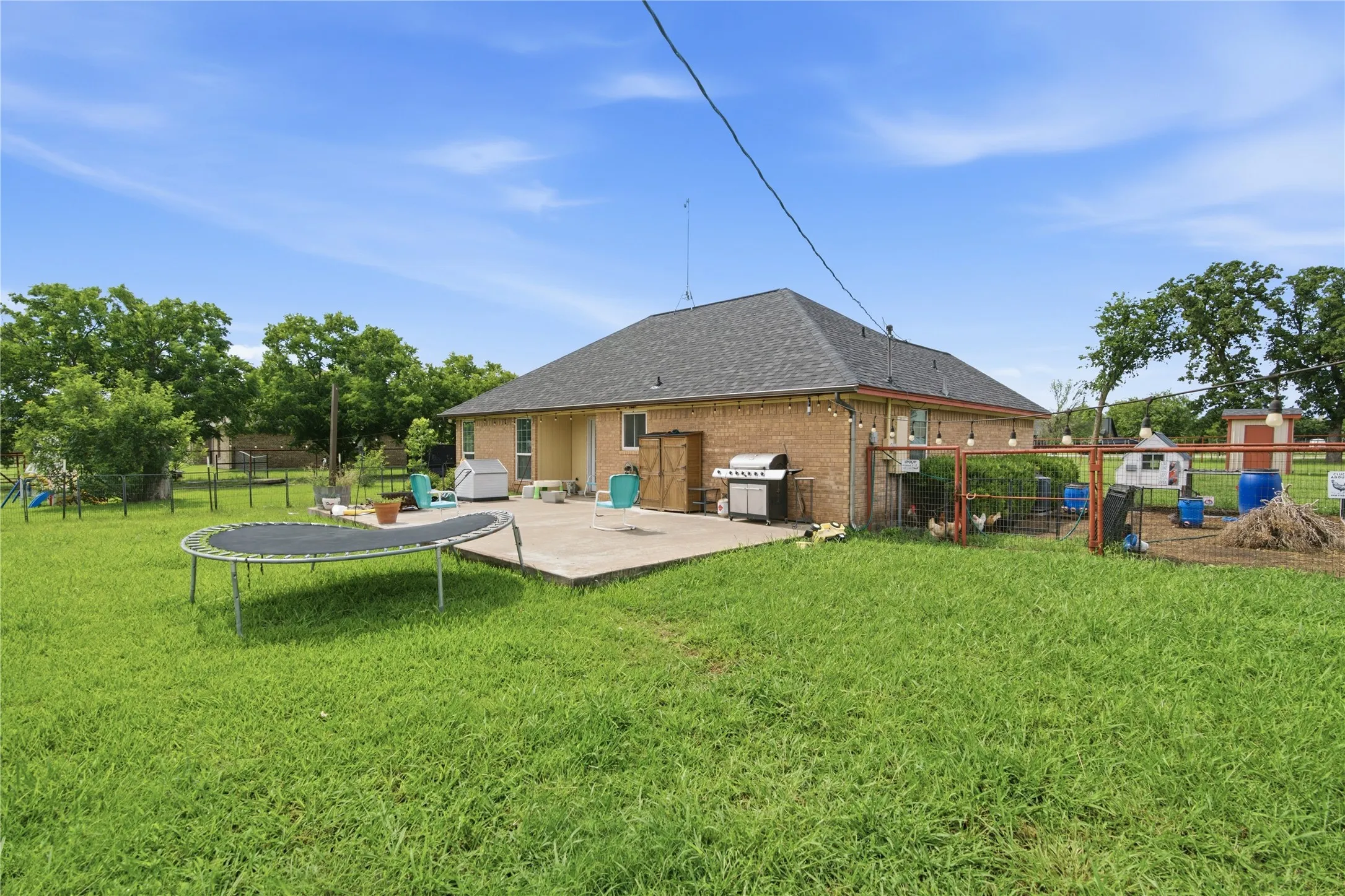 Single Family Residence For Sale in Parker County , 3039 Sunrise Trail, Weatherford, Texas 76088, 3 Bedroom, 2 Bathroom, Garage spaces, 1,876 Sqft, built in 1989, mls#21307171, Real Estate Agent in Weatherford, Homes For Sale in Parker county, Homes For Sale in Weatherford, Realtor in Weatherford Texas, Real Estate Brokerage Independent Realty Texas, Luminita Cordes Realtor