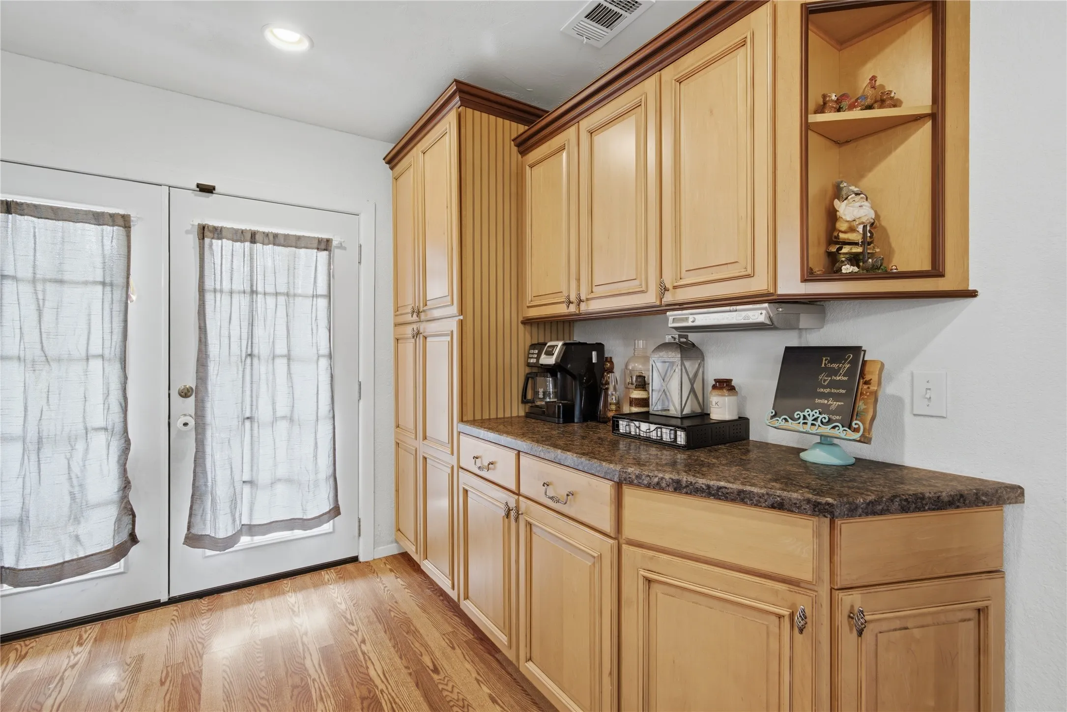 Single Family Residence For Sale in Parker County , 3039 Sunrise Trail, Weatherford, Texas 76088, 3 Bedroom, 2 Bathroom, Garage spaces, 1,876 Sqft, built in 1989, mls#21307171, Real Estate Agent in Weatherford, Homes For Sale in Parker county, Homes For Sale in Weatherford, Realtor in Weatherford Texas, Real Estate Brokerage Independent Realty Texas, Luminita Cordes Realtor