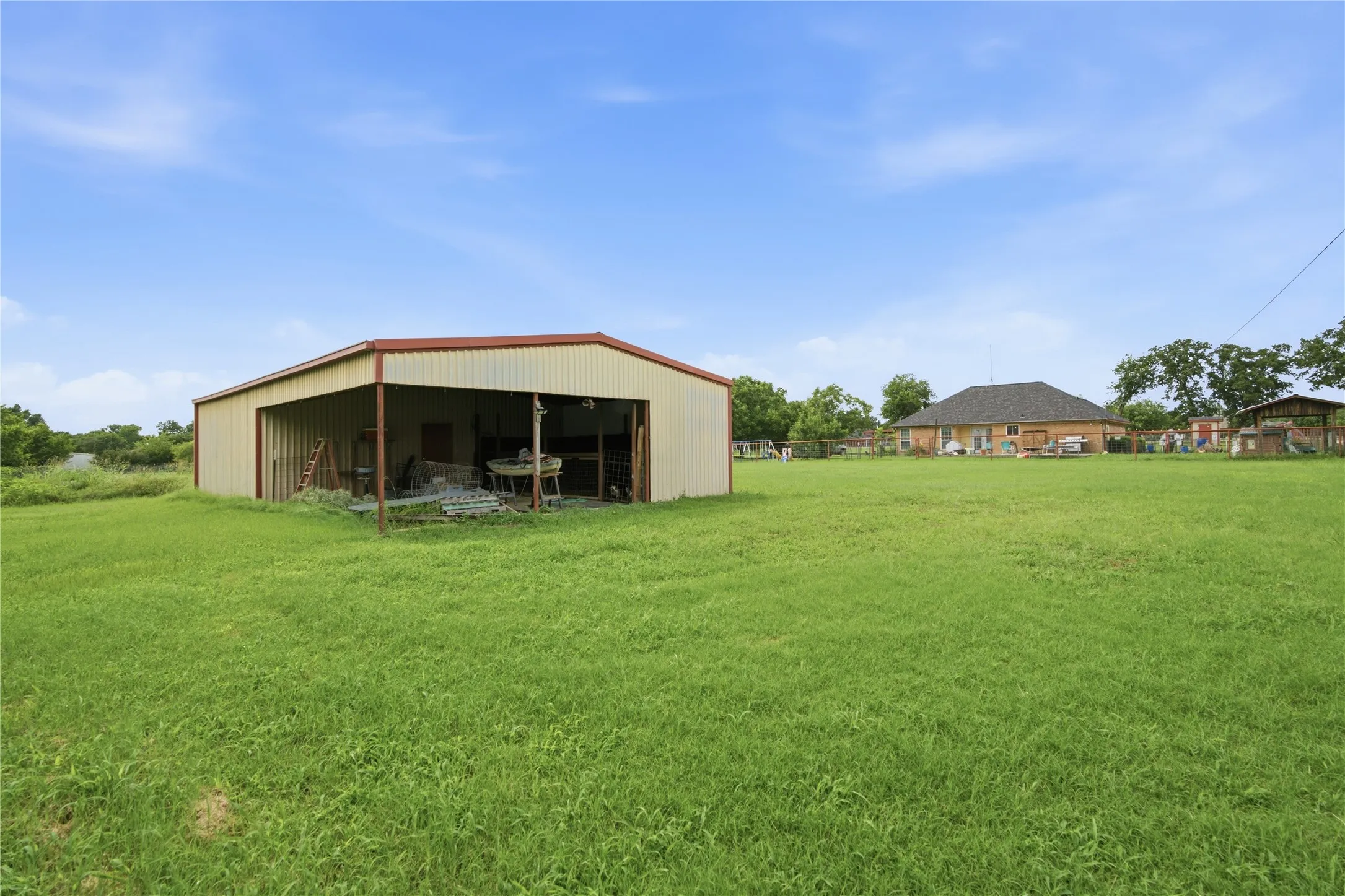 Single Family Residence For Sale in Parker County , 3039 Sunrise Trail, Weatherford, Texas 76088, 3 Bedroom, 2 Bathroom, Garage spaces, 1,876 Sqft, built in 1989, mls#21307171, Real Estate Agent in Weatherford, Homes For Sale in Parker county, Homes For Sale in Weatherford, Realtor in Weatherford Texas, Real Estate Brokerage Independent Realty Texas, Luminita Cordes Realtor