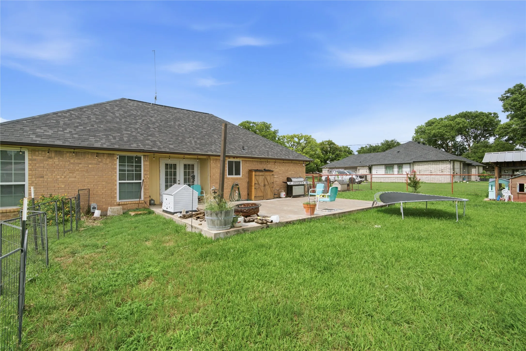 Single Family Residence For Sale in Parker County , 3039 Sunrise Trail, Weatherford, Texas 76088, 3 Bedroom, 2 Bathroom, Garage spaces, 1,876 Sqft, built in 1989, mls#21307171, Real Estate Agent in Weatherford, Homes For Sale in Parker county, Homes For Sale in Weatherford, Realtor in Weatherford Texas, Real Estate Brokerage Independent Realty Texas, Luminita Cordes Realtor
