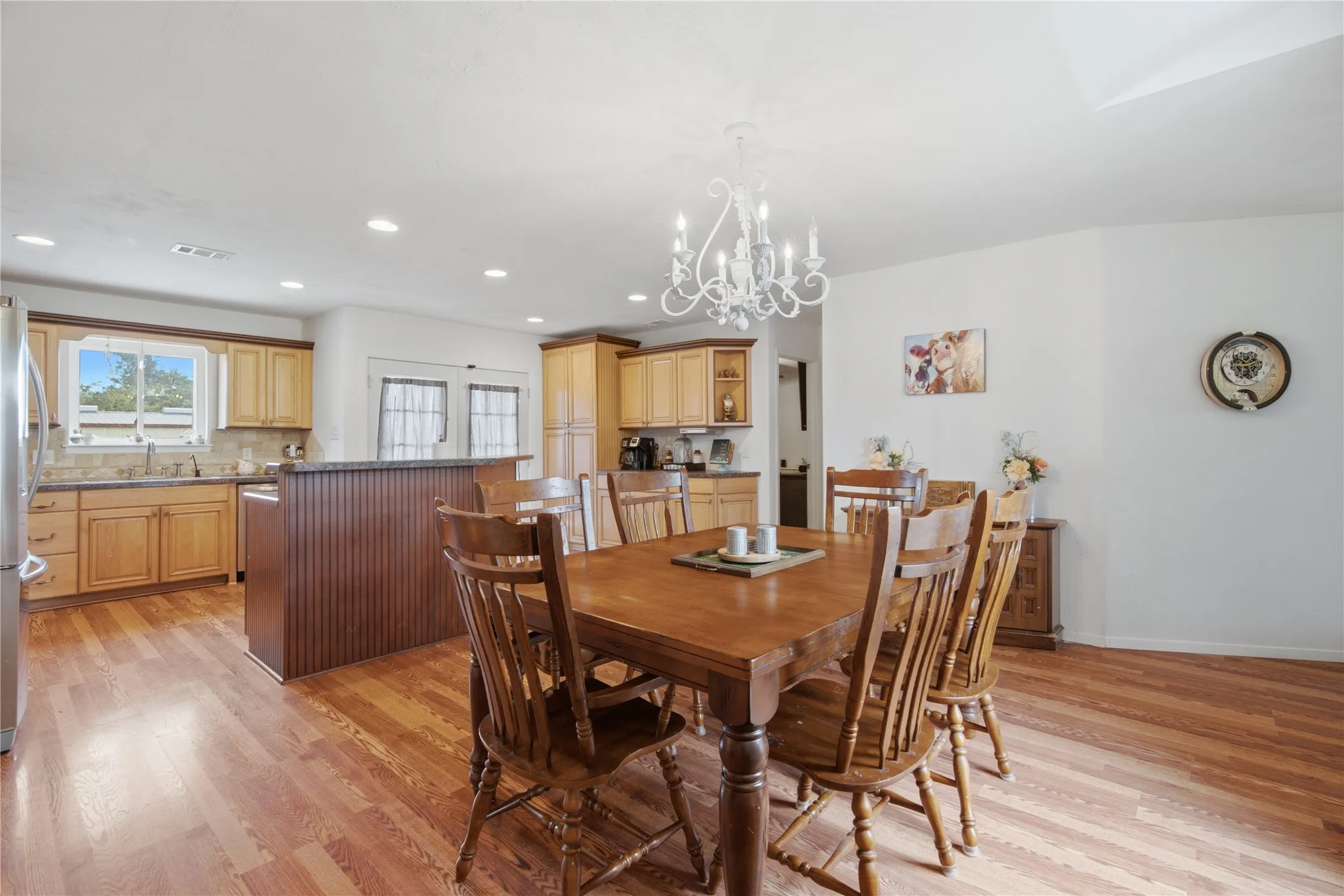 Single Family Residence For Sale in Parker County , 3039 Sunrise Trail, Weatherford, Texas 76088, 3 Bedroom, 2 Bathroom, Garage spaces, 1,876 Sqft, built in 1989, mls#21307171, Real Estate Agent in Weatherford, Homes For Sale in Parker county, Homes For Sale in Weatherford, Realtor in Weatherford Texas, Real Estate Brokerage Independent Realty Texas, Luminita Cordes Realtor