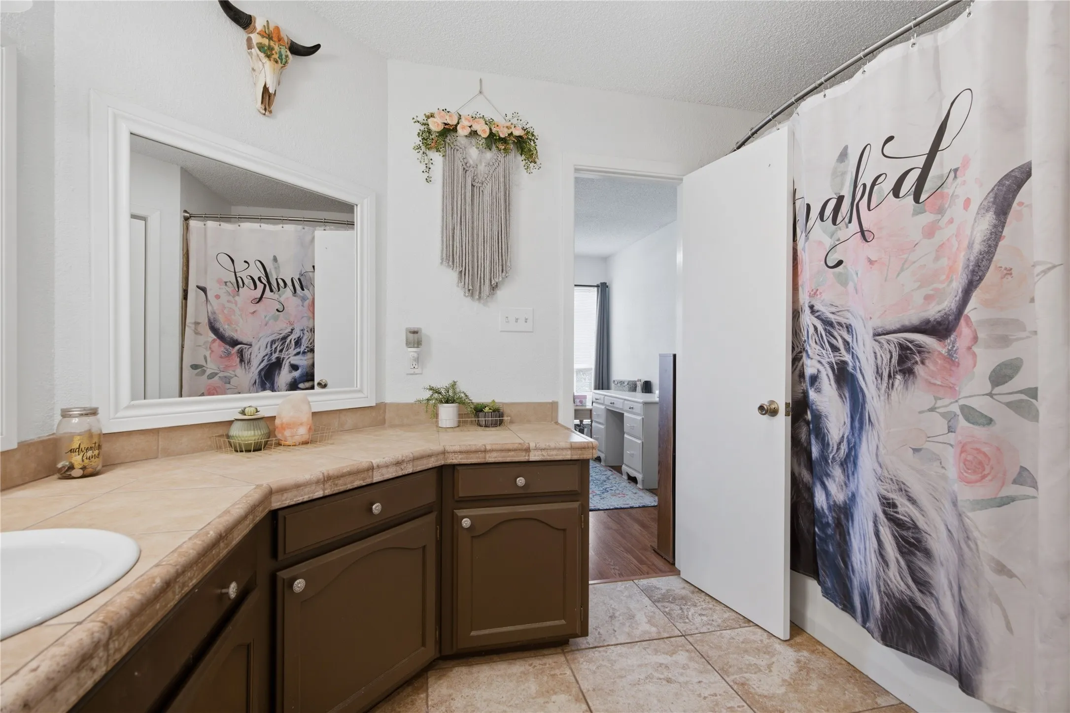 Single Family Residence For Sale in Parker County , 3039 Sunrise Trail, Weatherford, Texas 76088, 3 Bedroom, 2 Bathroom, Garage spaces, 1,876 Sqft, built in 1989, mls#21307171, Real Estate Agent in Weatherford, Homes For Sale in Parker county, Homes For Sale in Weatherford, Realtor in Weatherford Texas, Real Estate Brokerage Independent Realty Texas, Luminita Cordes Realtor