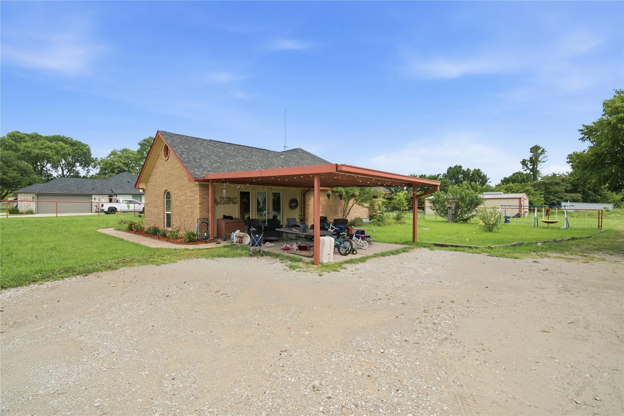 Single Family Residence For Sale in Parker County , 3039 Sunrise Trail, Weatherford, Texas 76088, 3 Bedroom, 2 Bathroom, Garage spaces, 1,876 Sqft, built in 1989, mls#21307171, Real Estate Agent in Weatherford, Homes For Sale in Parker county, Homes For Sale in Weatherford, Realtor in Weatherford Texas, Real Estate Brokerage Independent Realty Texas, Luminita Cordes Realtor