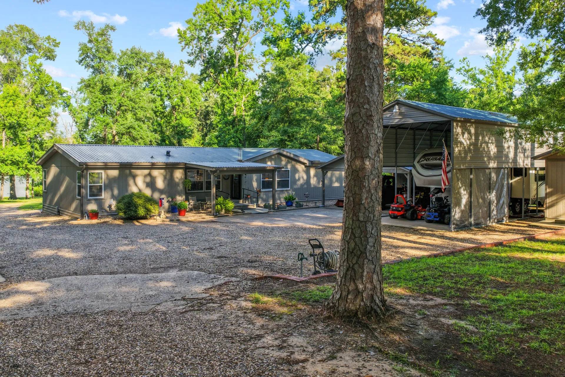 Manufactured Home For Sale in Marion County , 197 SHREVEPORT Street, Avinger, Texas 75630, 4 Bedroom, 4 Bathroom, 2 Garage spaces, 3,120 Sqft, built in 1986, mls#21308436, Real Estate Agent in Avinger, Homes For Sale in Marion county, Homes For Sale in Avinger, Realtor in Avinger Texas, Real Estate Brokerage Independent Realty Texas, Luminita Cordes Realtor