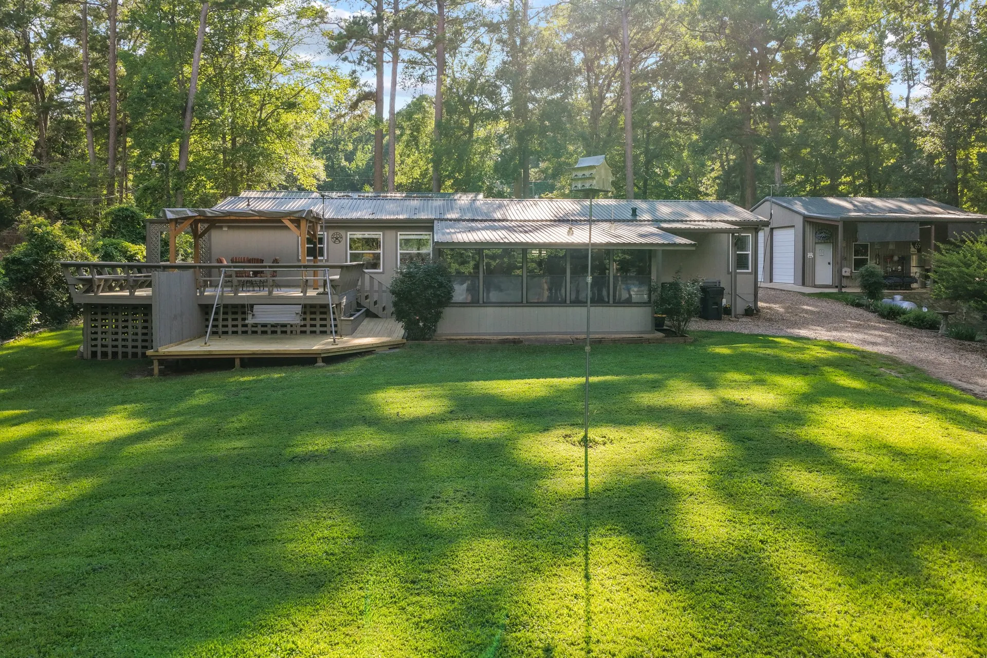 Manufactured Home For Sale in Marion County , 197 SHREVEPORT Street, Avinger, Texas 75630, 4 Bedroom, 4 Bathroom, 2 Garage spaces, 3,120 Sqft, built in 1986, mls#21308436, Real Estate Agent in Avinger, Homes For Sale in Marion county, Homes For Sale in Avinger, Realtor in Avinger Texas, Real Estate Brokerage Independent Realty Texas, Luminita Cordes Realtor