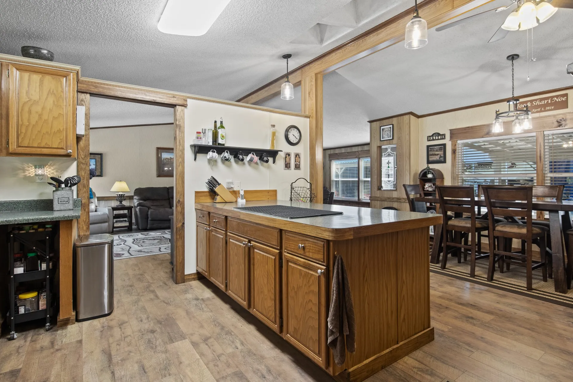 Manufactured Home For Sale in Marion County , 197 SHREVEPORT Street, Avinger, Texas 75630, 4 Bedroom, 4 Bathroom, 2 Garage spaces, 3,120 Sqft, built in 1986, mls#21308436, Real Estate Agent in Avinger, Homes For Sale in Marion county, Homes For Sale in Avinger, Realtor in Avinger Texas, Real Estate Brokerage Independent Realty Texas, Luminita Cordes Realtor