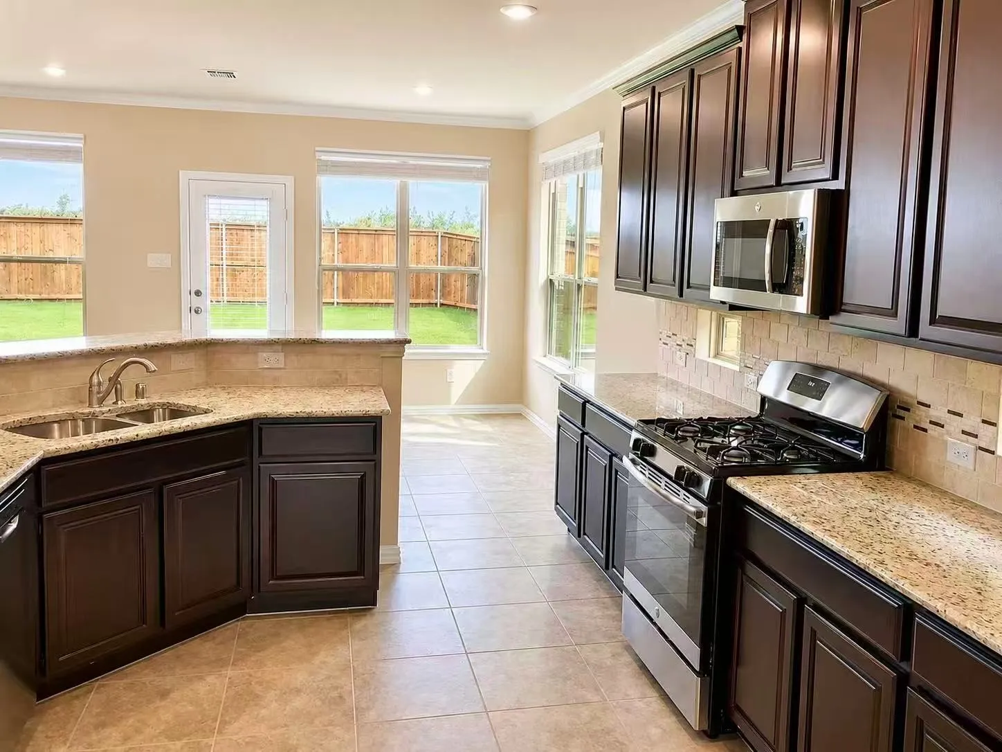 Single Family Residence For Rent in Denton County , 2316 Grant Park Way, Prosper, Texas 75078, 4 Bedroom, 4 Bathroom, 2 Garage spaces, 2,704 Sqft, built in 2017, mls#21308432, Real Estate Agent in Prosper, Homes For Rent in Denton county, Homes For Rent in Prosper, Realtor in Prosper Texas, Real Estate Brokerage Independent Realty Texas, Luminita Cordes Realtor