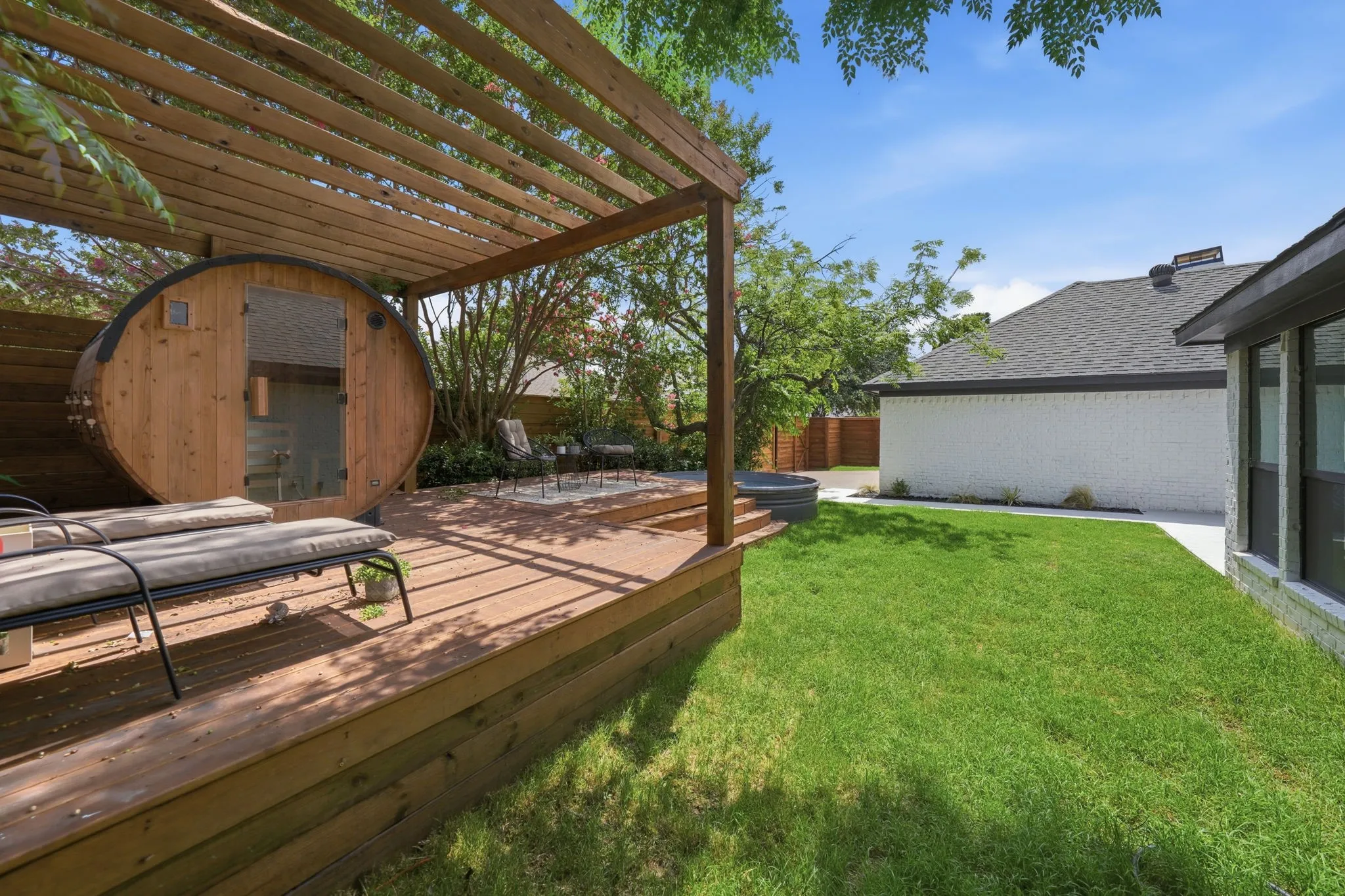 Single Family Residence For Sale in Collin County , 7130 Debbe Drive, Dallas, Texas 75252, 4 Bedroom, 4 Bathroom, 3 Garage spaces, 3,300 Sqft, built in 1982, mls#21308457, Real Estate Agent in Dallas, Homes For Sale in Collin county, Homes For Sale in Dallas, Realtor in Dallas Texas, Real Estate Brokerage Independent Realty Texas, Luminita Cordes Realtor