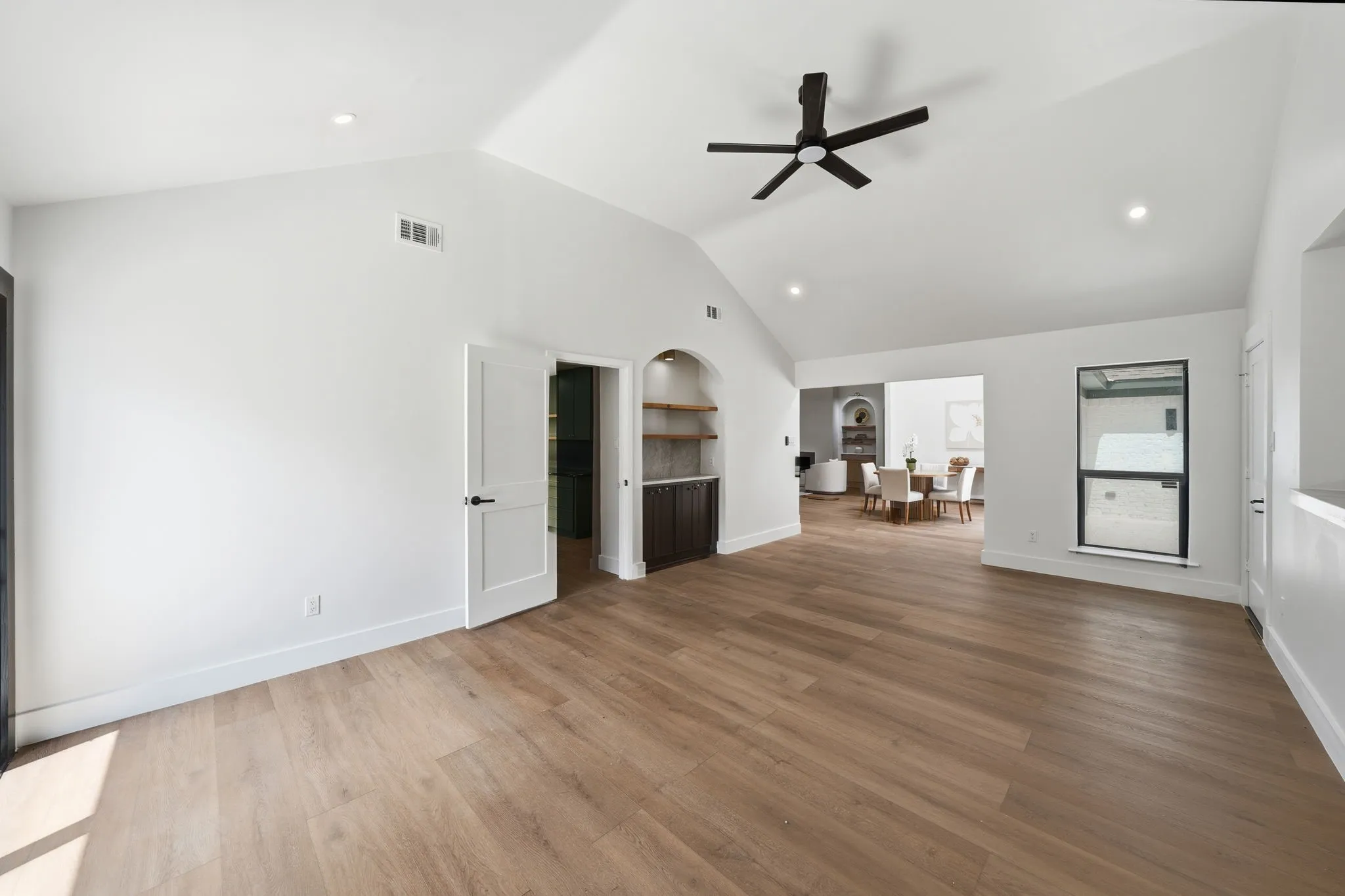 Single Family Residence For Sale in Collin County , 7130 Debbe Drive, Dallas, Texas 75252, 4 Bedroom, 4 Bathroom, 3 Garage spaces, 3,300 Sqft, built in 1982, mls#21308457, Real Estate Agent in Dallas, Homes For Sale in Collin county, Homes For Sale in Dallas, Realtor in Dallas Texas, Real Estate Brokerage Independent Realty Texas, Luminita Cordes Realtor