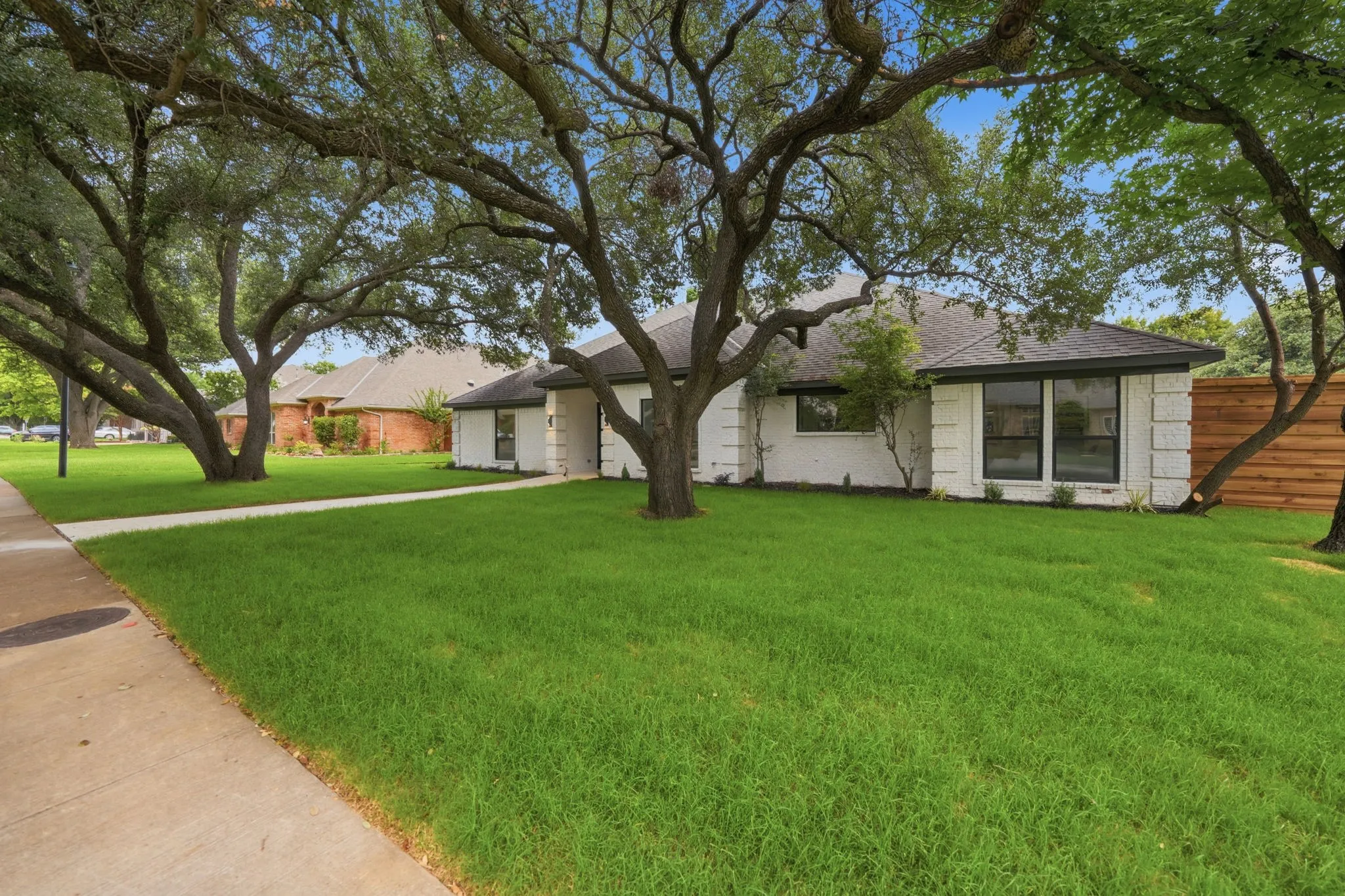 Single Family Residence For Sale in Collin County , 7130 Debbe Drive, Dallas, Texas 75252, 4 Bedroom, 4 Bathroom, 3 Garage spaces, 3,300 Sqft, built in 1982, mls#21308457, Real Estate Agent in Dallas, Homes For Sale in Collin county, Homes For Sale in Dallas, Realtor in Dallas Texas, Real Estate Brokerage Independent Realty Texas, Luminita Cordes Realtor