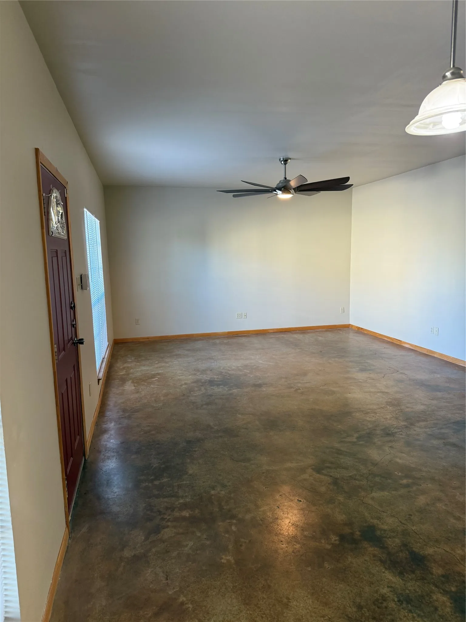 Quadruplex For Rent in Mc Lennan County , 2200 Breezy, Waco, Texas 76712, 2 Bedrooms, 1 Bathroom, Garage spaces, 986 Sqft, built in 2007, Price $1,200, mls#21308467, Real Estate Agent in Waco, Homes For Rent in Mc Lennan county, Homes For Rent in Waco, Realtor in Waco Texas, Real Estate Brokerage Independent Realty Texas, Luminita Cordes Realtor