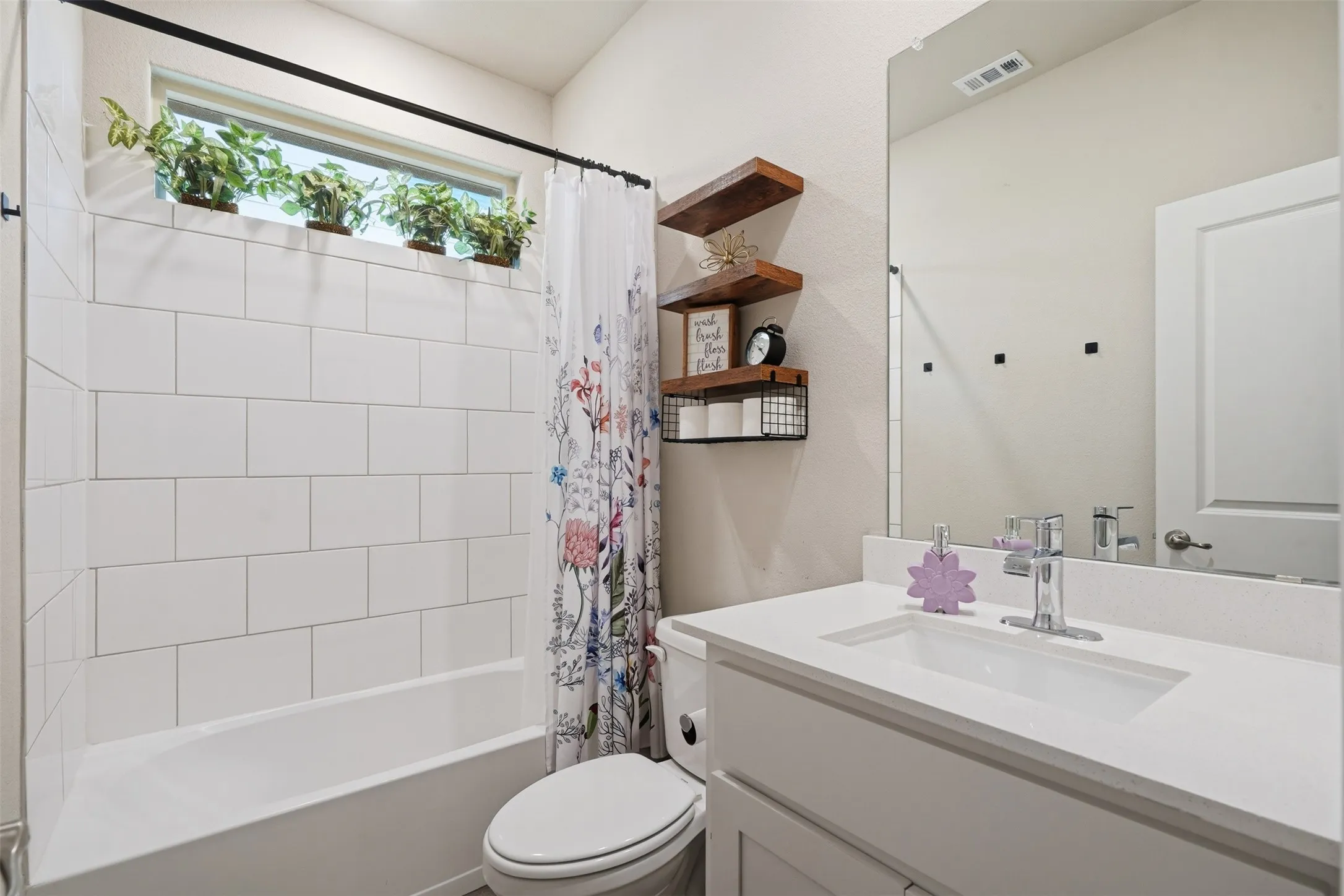 Single Family Residence For Sale in Wise County , 2220 Dyre Drive, Haslet, Texas 76052, 4 Bedroom, 2 Bathroom, 2 Garage spaces, 1,848 Sqft, built in 2024, mls#21304304, Real Estate Agent in Haslet, Homes For Sale in Wise county, Homes For Sale in Haslet, Realtor in Haslet Texas, Real Estate Brokerage Independent Realty Texas, Luminita Cordes Realtor