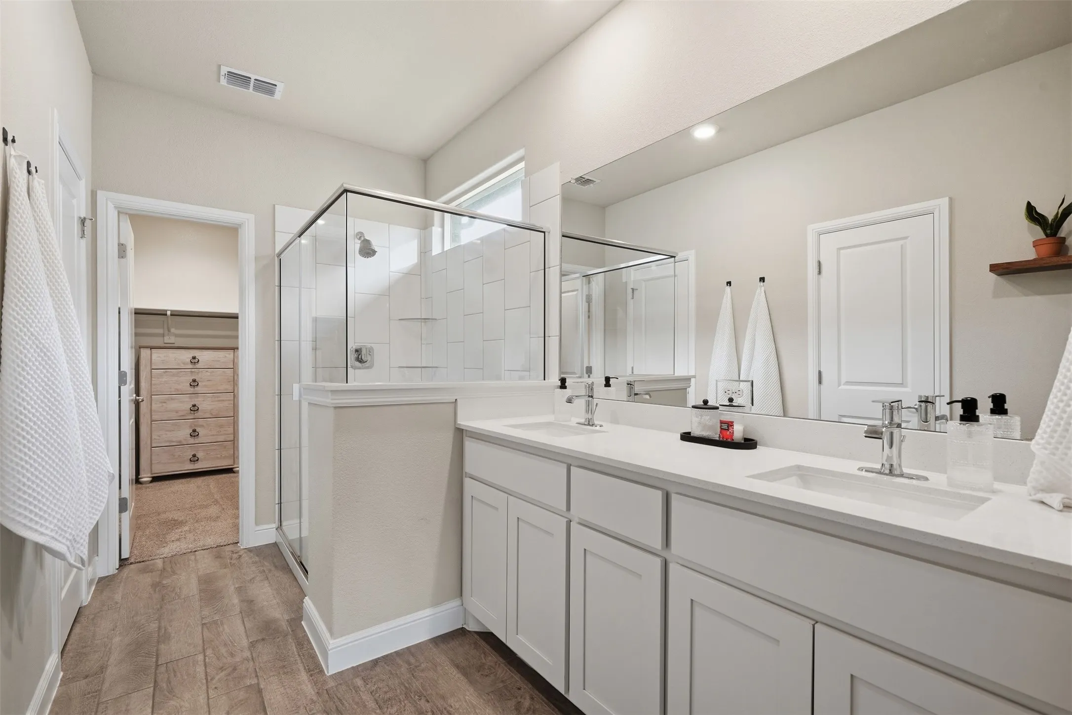 Single Family Residence For Sale in Wise County , 2220 Dyre Drive, Haslet, Texas 76052, 4 Bedroom, 2 Bathroom, 2 Garage spaces, 1,848 Sqft, built in 2024, mls#21304304, Real Estate Agent in Haslet, Homes For Sale in Wise county, Homes For Sale in Haslet, Realtor in Haslet Texas, Real Estate Brokerage Independent Realty Texas, Luminita Cordes Realtor