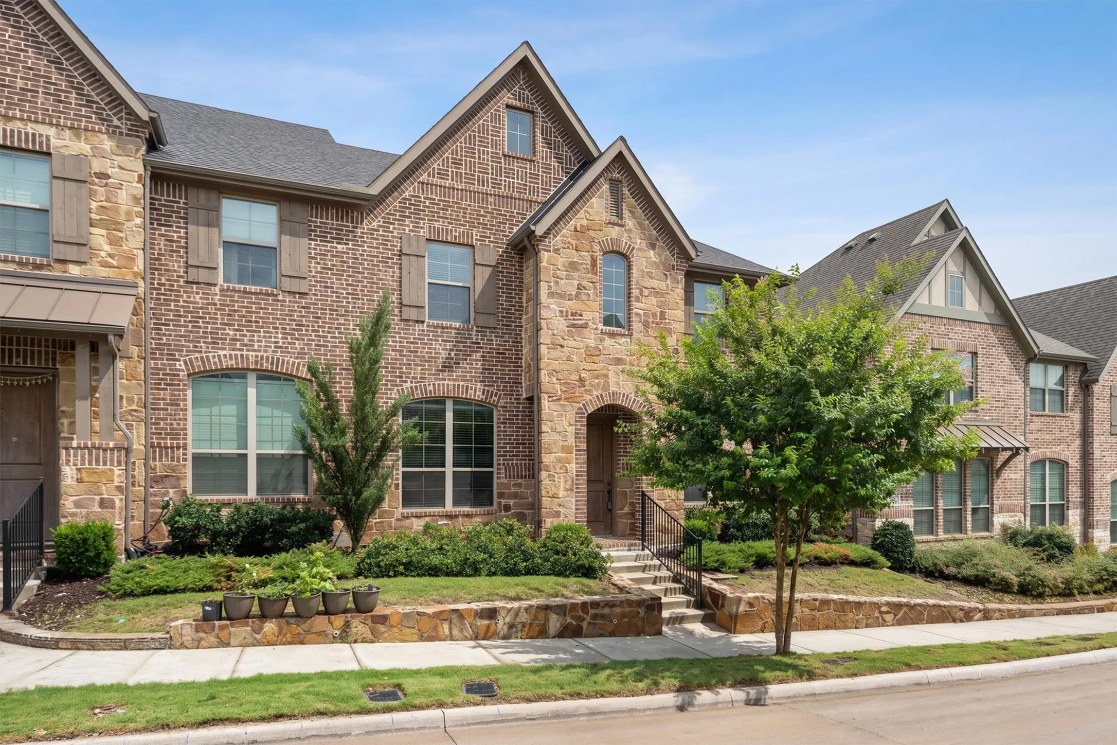 Townhouse For Sale in Tarrant County , 1163 Lake City Avenue, Flower Mound, Texas 75028, 3 Bedroom, 3 Bathroom, 2 Garage spaces, 2,060 Sqft, built in 2021, mls#21303424, Real Estate Agent in Flower Mound, Homes For Sale in Tarrant county, Homes For Sale in Flower Mound, Realtor in Flower Mound Texas, Real Estate Brokerage Independent Realty Texas, Luminita Cordes Realtor