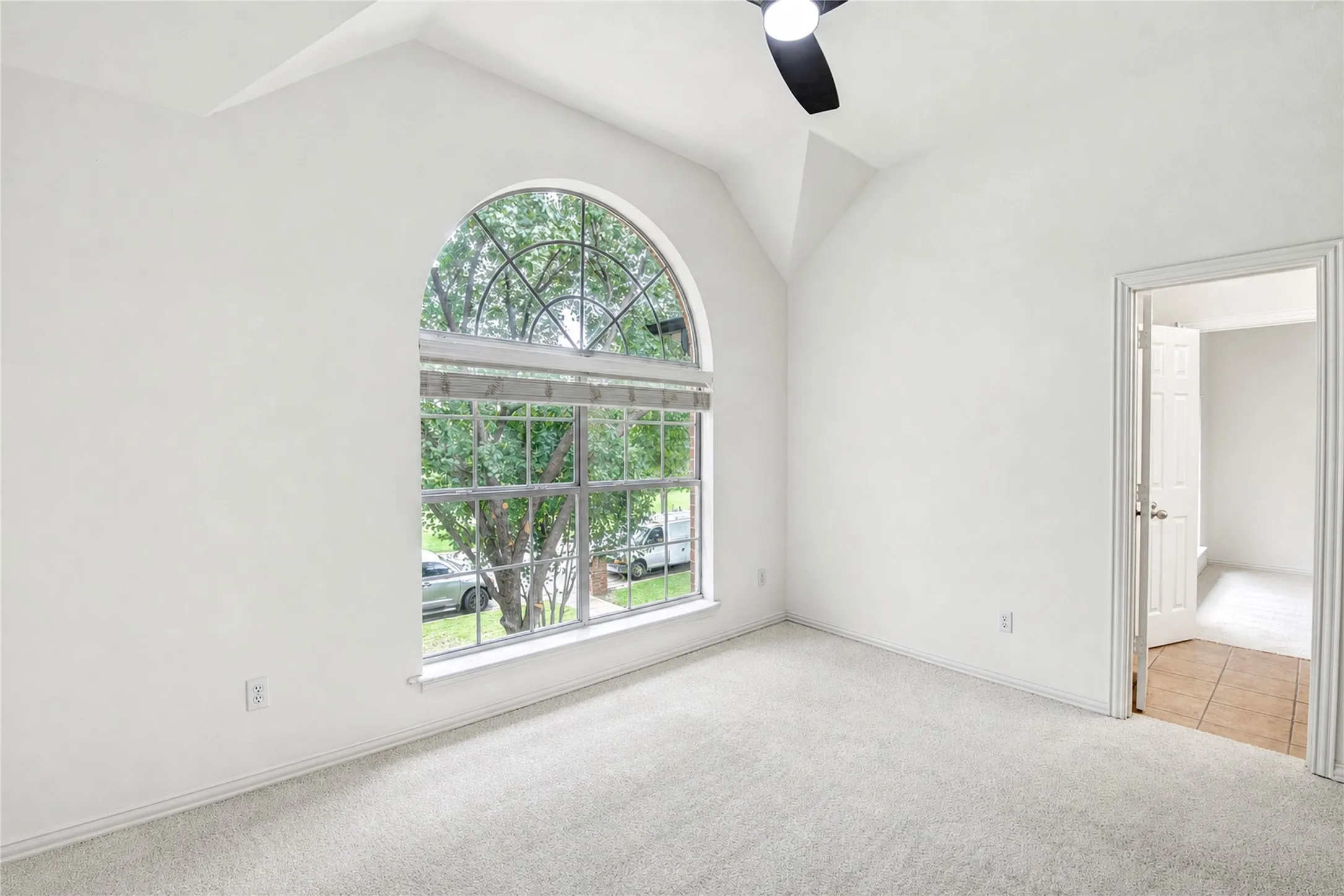 Single Family Residence For Sale in Tarrant County , 948 Tealwood Drive, Keller, Texas 76248, 4 Bedroom, 4 Bathroom, 2 Garage spaces, 2,842 Sqft, built in 1992, mls#21308198, Real Estate Agent in Keller, Homes For Sale in Tarrant county, Homes For Sale in Keller, Realtor in Keller Texas, Real Estate Brokerage Independent Realty Texas, Luminita Cordes Realtor