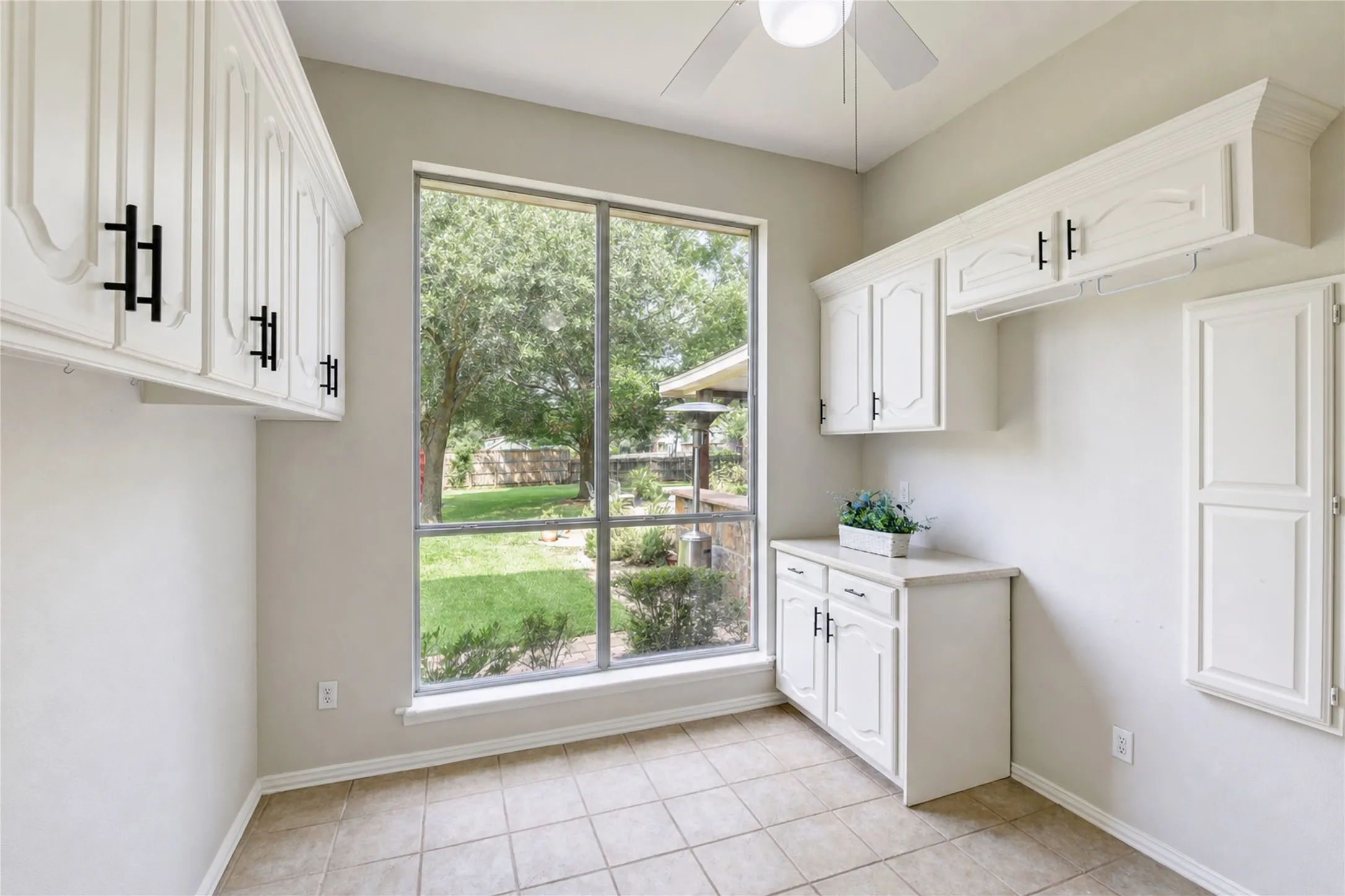 Single Family Residence For Sale in Tarrant County , 948 Tealwood Drive, Keller, Texas 76248, 4 Bedroom, 4 Bathroom, 2 Garage spaces, 2,842 Sqft, built in 1992, mls#21308198, Real Estate Agent in Keller, Homes For Sale in Tarrant county, Homes For Sale in Keller, Realtor in Keller Texas, Real Estate Brokerage Independent Realty Texas, Luminita Cordes Realtor