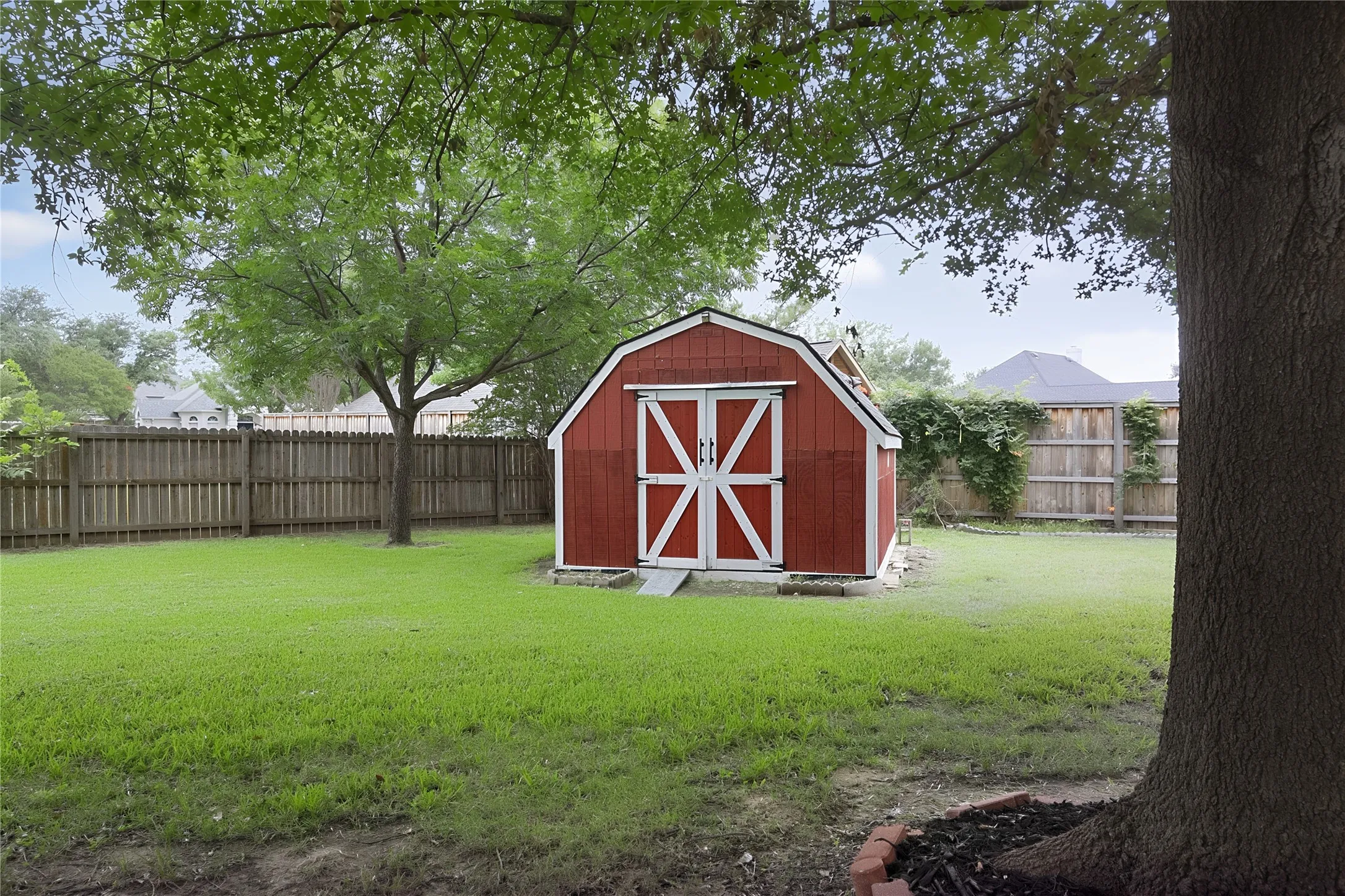 Single Family Residence For Sale in Tarrant County , 948 Tealwood Drive, Keller, Texas 76248, 4 Bedroom, 4 Bathroom, 2 Garage spaces, 2,842 Sqft, built in 1992, mls#21308198, Real Estate Agent in Keller, Homes For Sale in Tarrant county, Homes For Sale in Keller, Realtor in Keller Texas, Real Estate Brokerage Independent Realty Texas, Luminita Cordes Realtor