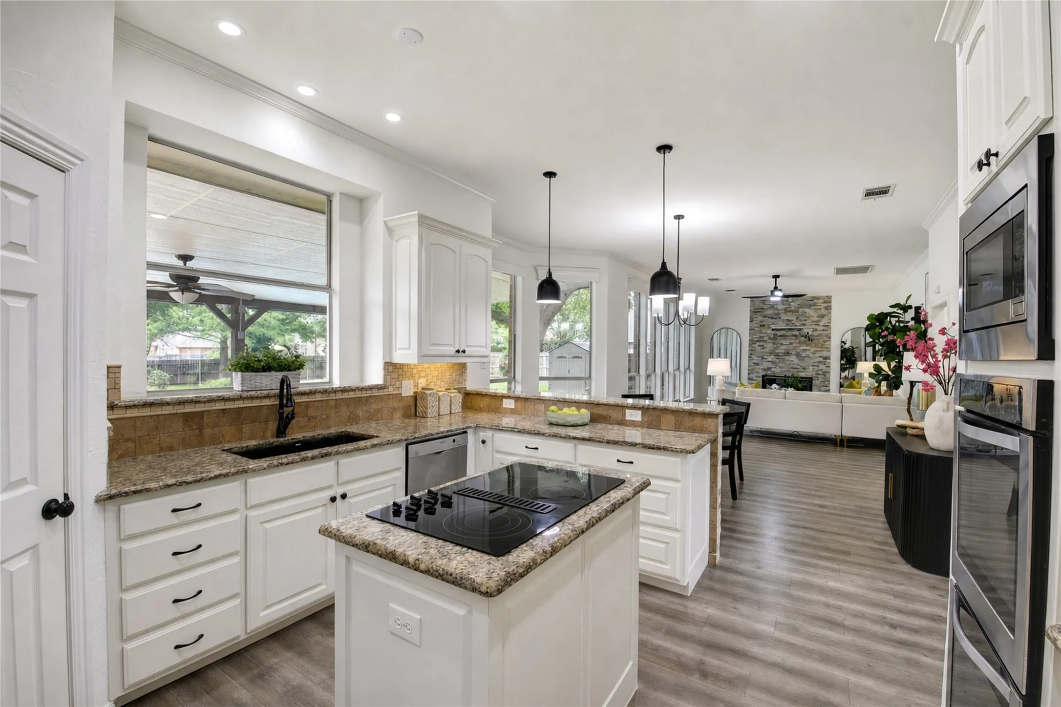 Single Family Residence For Sale in Tarrant County , 948 Tealwood Drive, Keller, Texas 76248, 4 Bedroom, 4 Bathroom, 2 Garage spaces, 2,842 Sqft, built in 1992, mls#21308198, Real Estate Agent in Keller, Homes For Sale in Tarrant county, Homes For Sale in Keller, Realtor in Keller Texas, Real Estate Brokerage Independent Realty Texas, Luminita Cordes Realtor