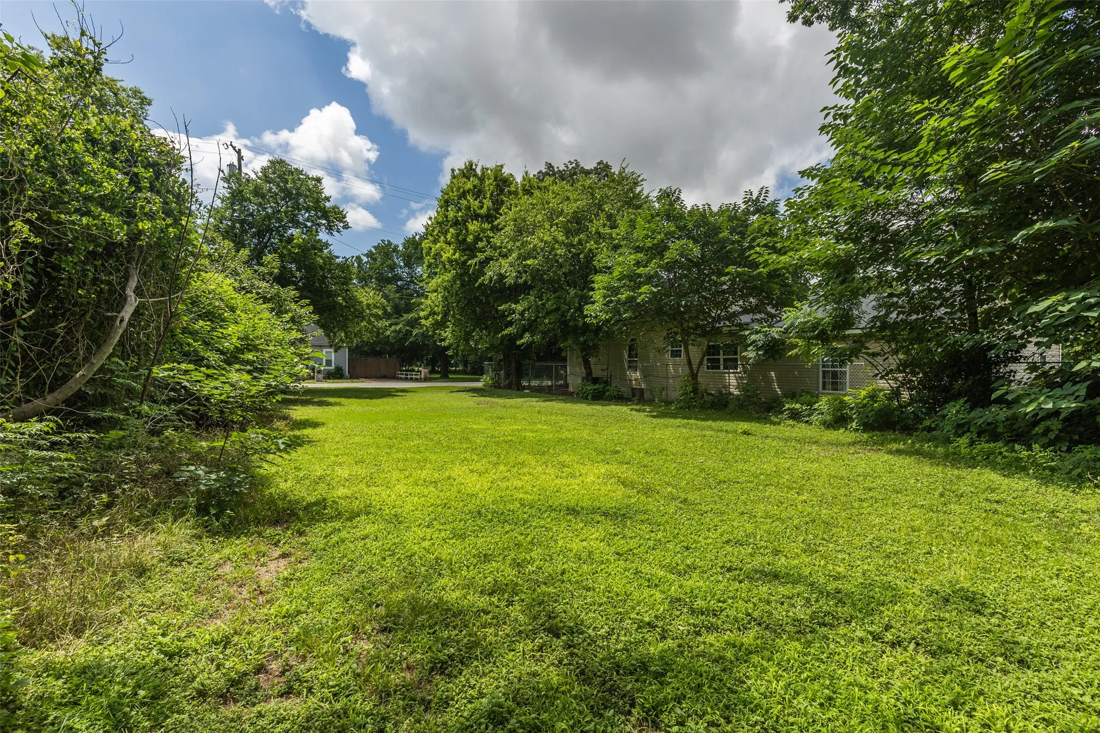 Unimproved Land For Sale in Mc Lennan County , 808 E Clay Street, Waco, Texas 76704, 0, 0, Garage spaces, 0 Sqft, built in 0, Price $60,000, mls#21308507, Real Estate Agent in Waco, Homes For Sale in Mc Lennan county, Homes For Sale in Waco, Realtor in Waco Texas, Real Estate Brokerage Independent Realty Texas, Luminita Cordes Realtor