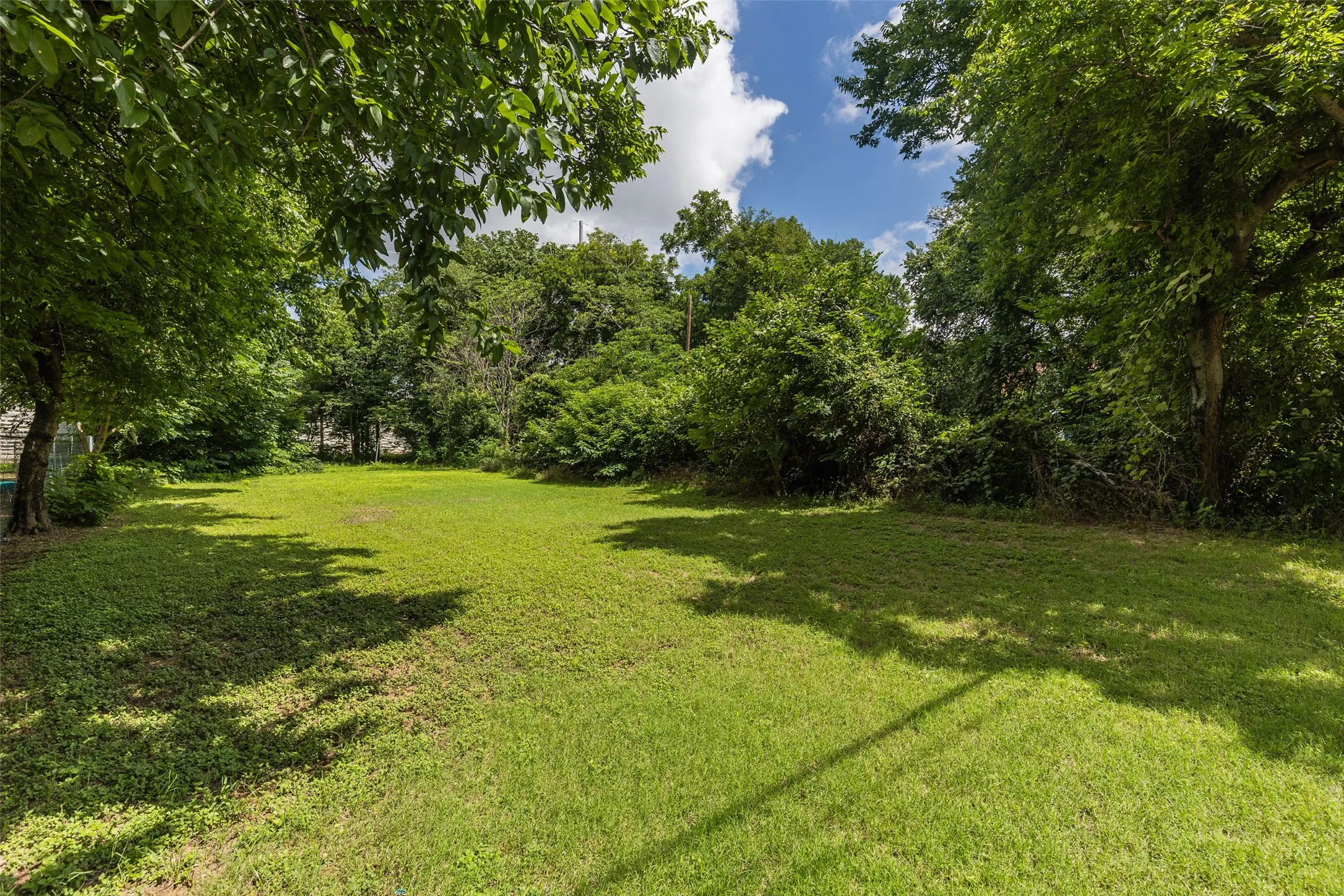 Unimproved Land For Sale in Mc Lennan County , 808 E Clay Street, Waco, Texas 76704, 0, 0, Garage spaces, 0 Sqft, built in 0, Price $60,000, mls#21308507, Real Estate Agent in Waco, Homes For Sale in Mc Lennan county, Homes For Sale in Waco, Realtor in Waco Texas, Real Estate Brokerage Independent Realty Texas, Luminita Cordes Realtor