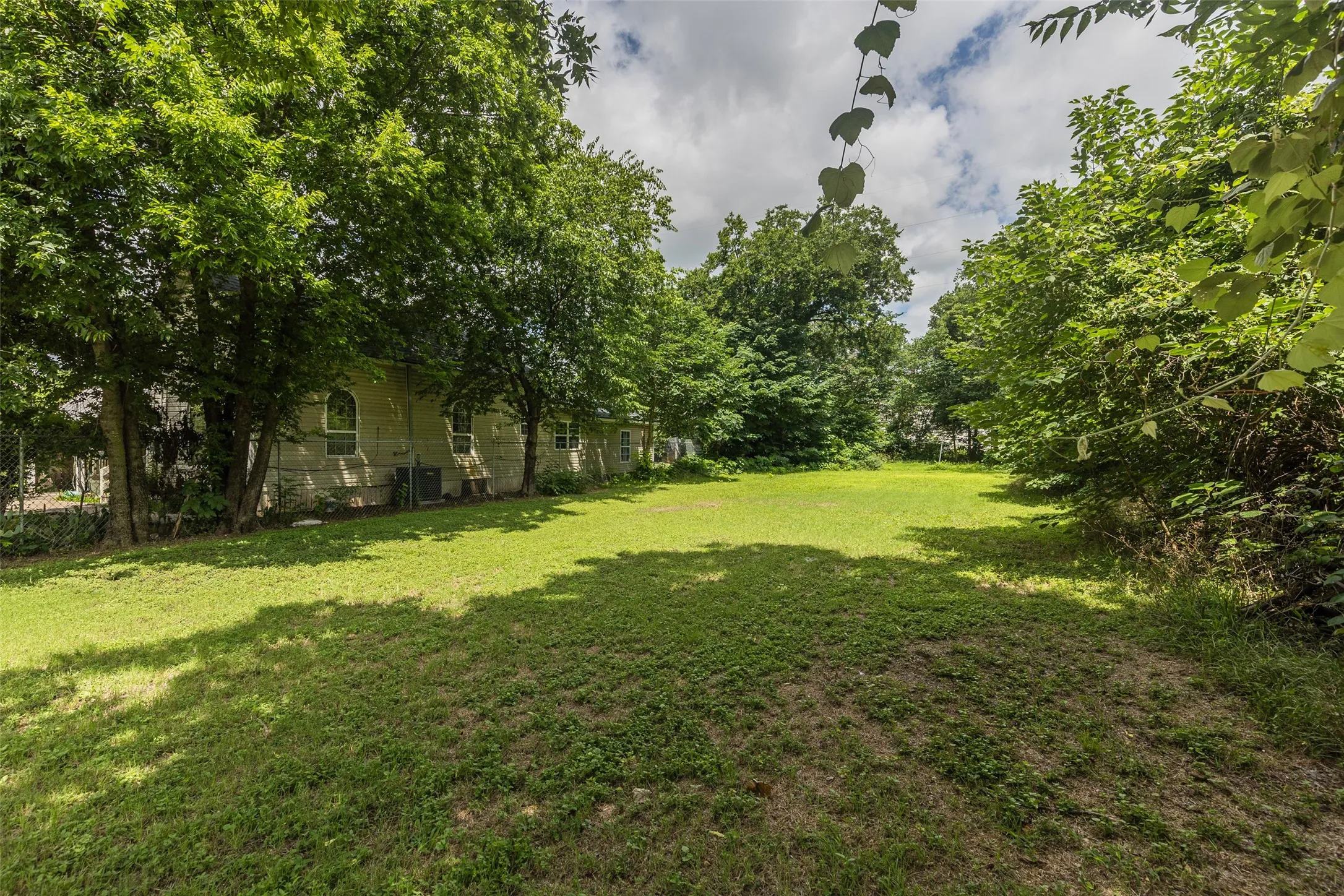 Unimproved Land For Sale in Mc Lennan County , 808 E Clay Street, Waco, Texas 76704, 0, 0, Garage spaces, 0 Sqft, built in 0, Price $60,000, mls#21308507, Real Estate Agent in Waco, Homes For Sale in Mc Lennan county, Homes For Sale in Waco, Realtor in Waco Texas, Real Estate Brokerage Independent Realty Texas, Luminita Cordes Realtor