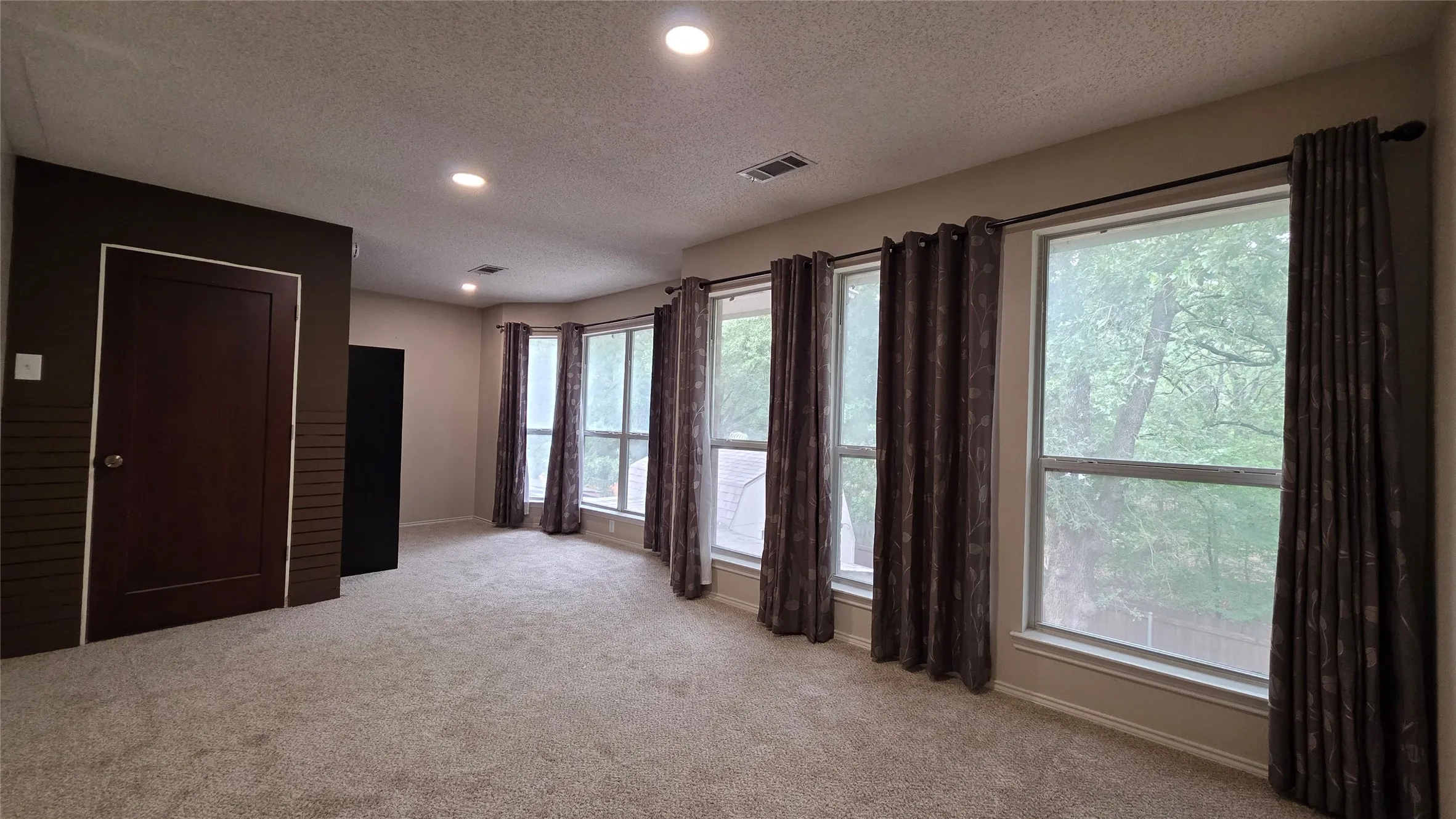 Single Family Residence For Rent in Hunt County , 108 Indian Oaks Trail, West Tawakoni, Texas 75474, 4 Bedroom, 2 Bathroom, Garage spaces, 2,332 Sqft, built in 2002, mls#21308501, Real Estate Agent in West Tawakoni, Homes For Rent in Hunt county, Homes For Rent in West Tawakoni, Realtor in West Tawakoni Texas, Real Estate Brokerage Independent Realty Texas, Luminita Cordes Realtor