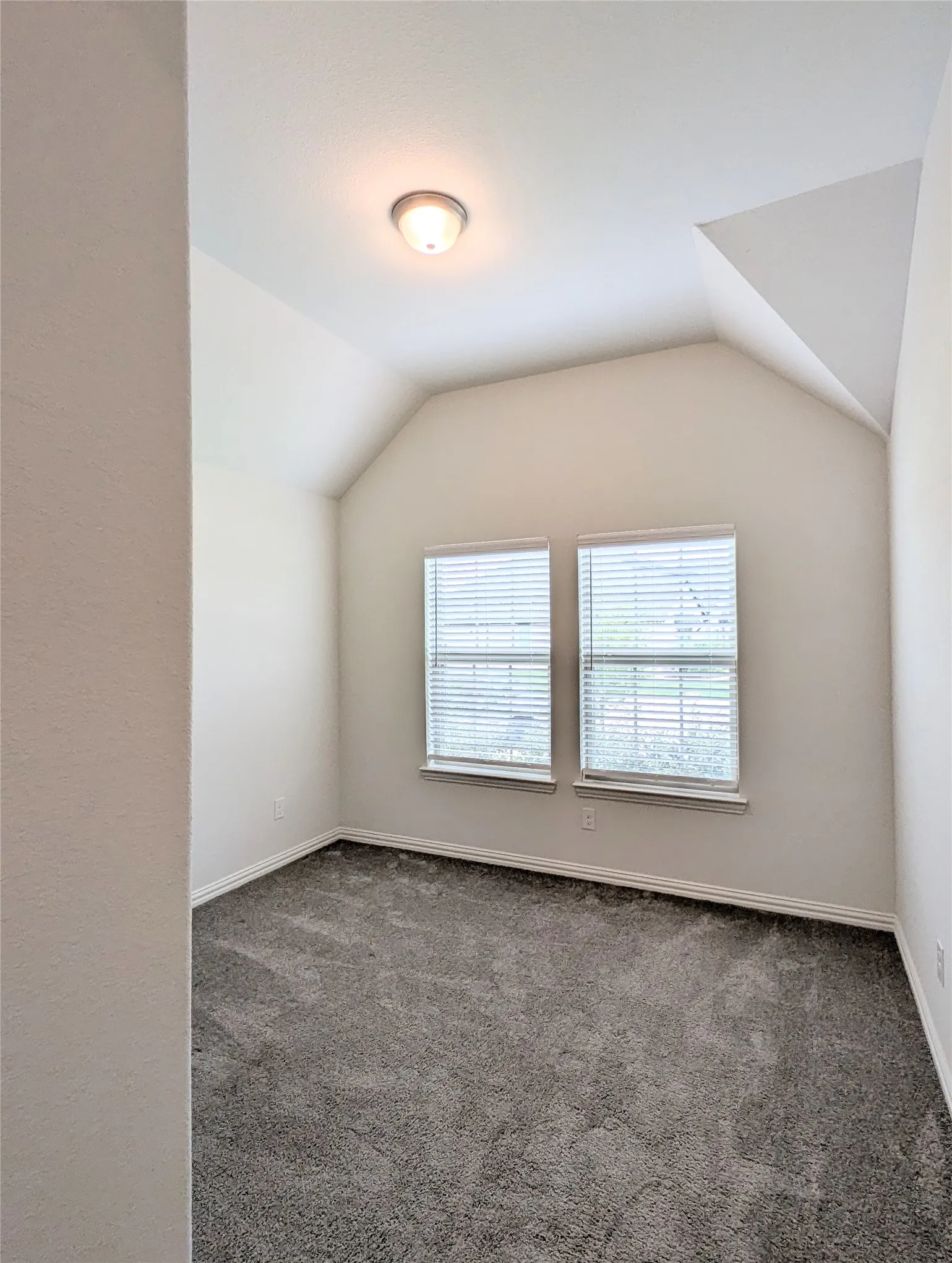 Single Family Residence For Sale in Ellis County , 3934 Timberview Street, Midlothian, Texas 76065, 5 Bedroom, 3 Bathroom, 2 Garage spaces, 2,151 Sqft, built in 2024, mls#21308350, Real Estate Agent in Midlothian, Homes For Sale in Ellis county, Homes For Sale in Midlothian, Realtor in Midlothian Texas, Real Estate Brokerage Independent Realty Texas, Luminita Cordes Realtor