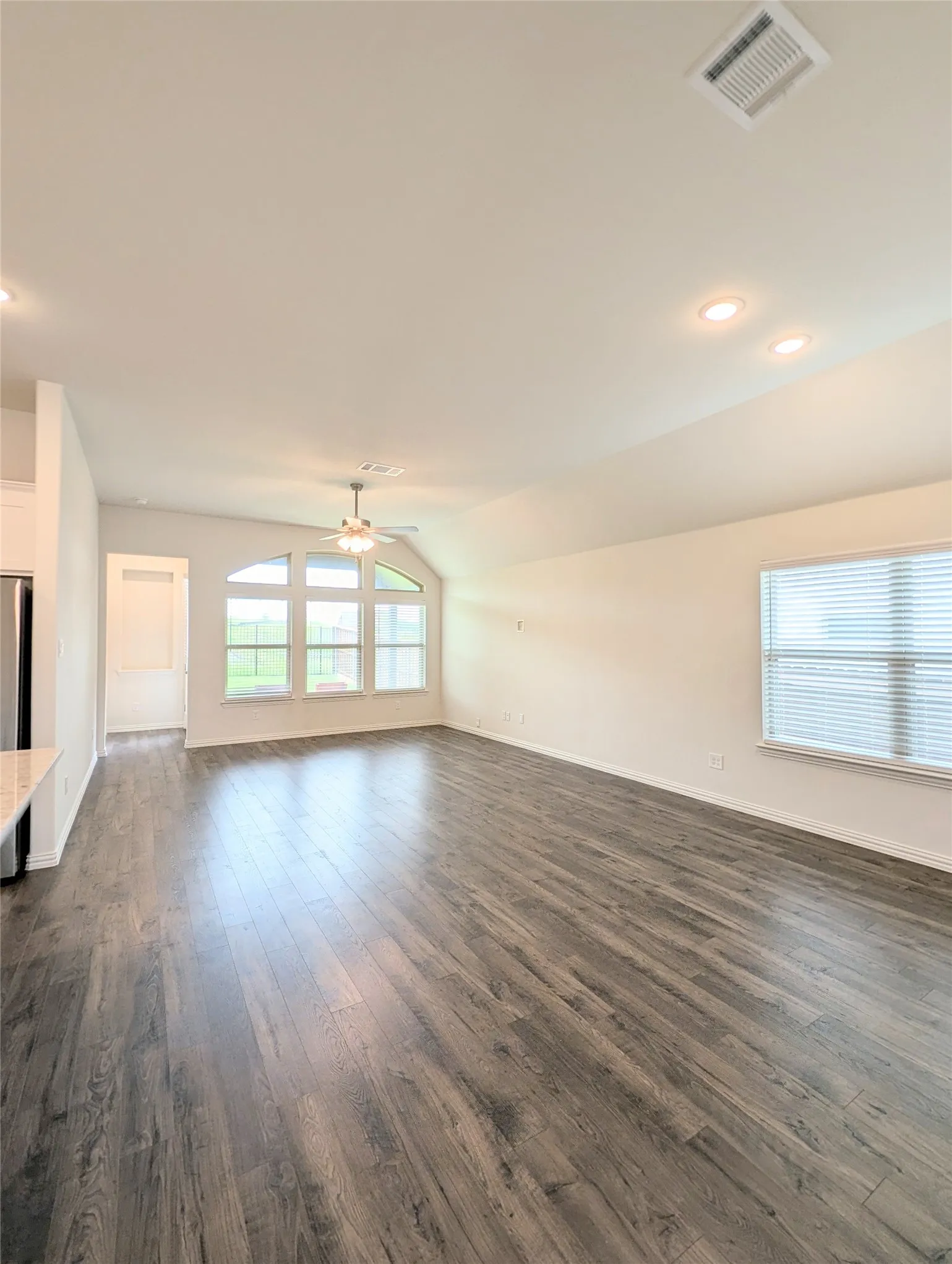 Single Family Residence For Sale in Ellis County , 3934 Timberview Street, Midlothian, Texas 76065, 5 Bedroom, 3 Bathroom, 2 Garage spaces, 2,151 Sqft, built in 2024, mls#21308350, Real Estate Agent in Midlothian, Homes For Sale in Ellis county, Homes For Sale in Midlothian, Realtor in Midlothian Texas, Real Estate Brokerage Independent Realty Texas, Luminita Cordes Realtor