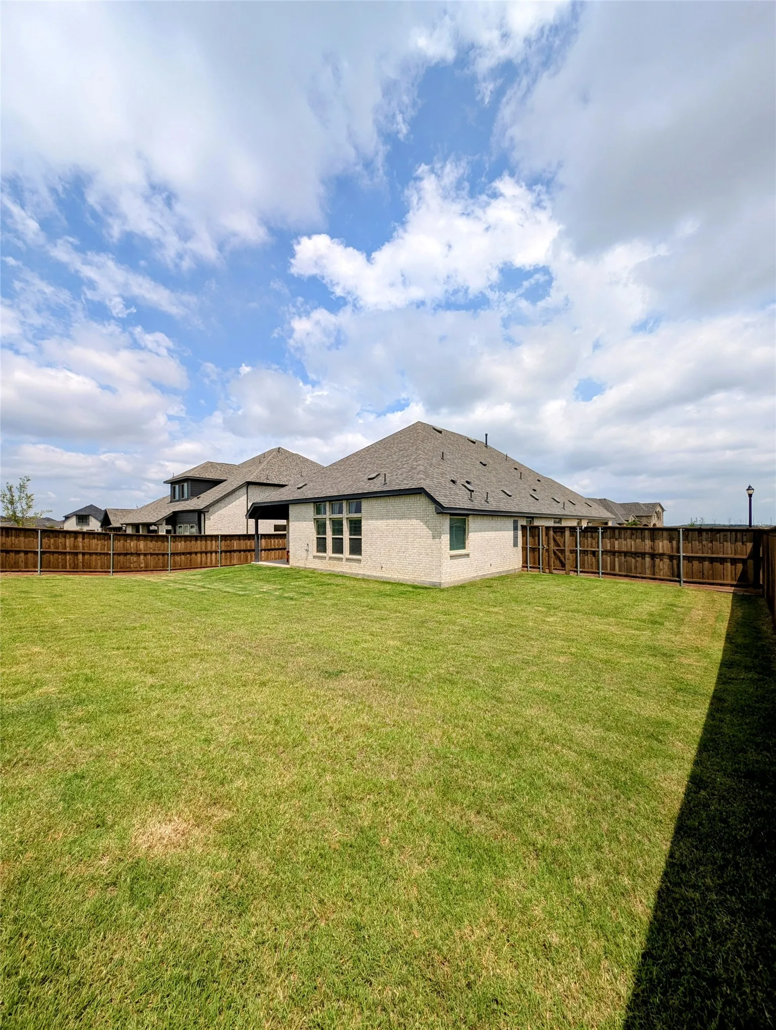 Single Family Residence For Sale in Ellis County , 3934 Timberview Street, Midlothian, Texas 76065, 5 Bedroom, 3 Bathroom, 2 Garage spaces, 2,151 Sqft, built in 2024, mls#21308350, Real Estate Agent in Midlothian, Homes For Sale in Ellis county, Homes For Sale in Midlothian, Realtor in Midlothian Texas, Real Estate Brokerage Independent Realty Texas, Luminita Cordes Realtor