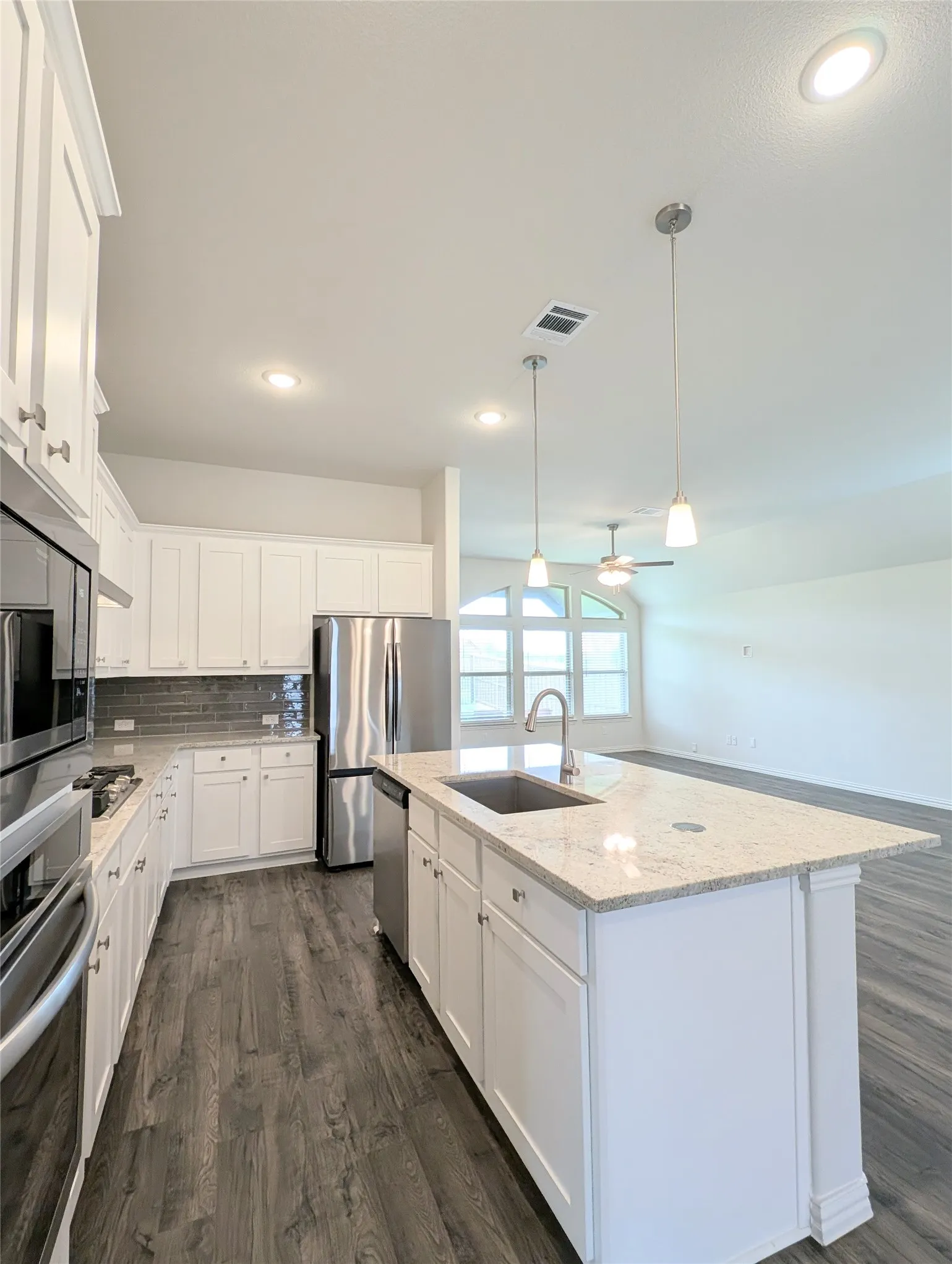 Single Family Residence For Sale in Ellis County , 3934 Timberview Street, Midlothian, Texas 76065, 5 Bedroom, 3 Bathroom, 2 Garage spaces, 2,151 Sqft, built in 2024, mls#21308350, Real Estate Agent in Midlothian, Homes For Sale in Ellis county, Homes For Sale in Midlothian, Realtor in Midlothian Texas, Real Estate Brokerage Independent Realty Texas, Luminita Cordes Realtor