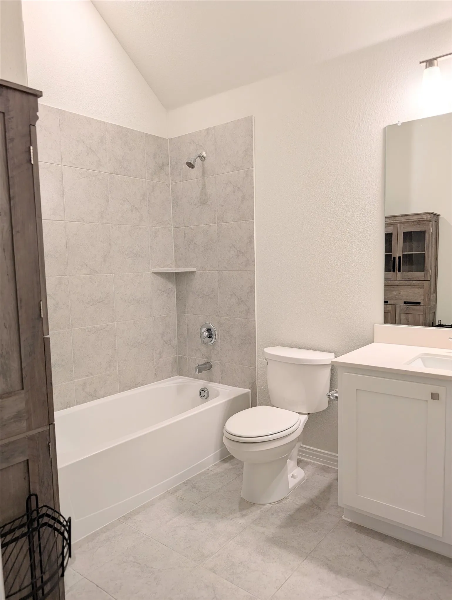 Single Family Residence For Sale in Ellis County , 3934 Timberview Street, Midlothian, Texas 76065, 5 Bedroom, 3 Bathroom, 2 Garage spaces, 2,151 Sqft, built in 2024, mls#21308350, Real Estate Agent in Midlothian, Homes For Sale in Ellis county, Homes For Sale in Midlothian, Realtor in Midlothian Texas, Real Estate Brokerage Independent Realty Texas, Luminita Cordes Realtor