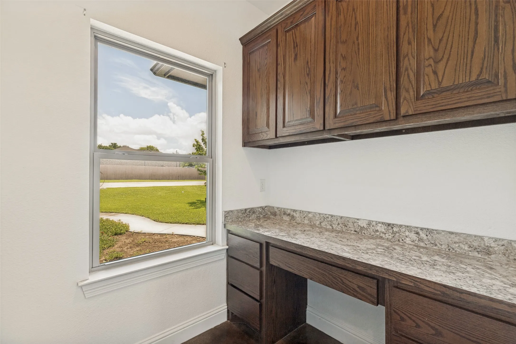 Single Family Residence For Sale in Fannin County , 107 Indian Creek, Trenton, Texas 75490, 3 Bedroom, 2 Bathroom, 2 Garage spaces, 1,621 Sqft, built in 2019, mls#21308009, Real Estate Agent in Trenton, Homes For Sale in Fannin county, Homes For Sale in Trenton, Realtor in Trenton Texas, Real Estate Brokerage Independent Realty Texas, Luminita Cordes Realtor