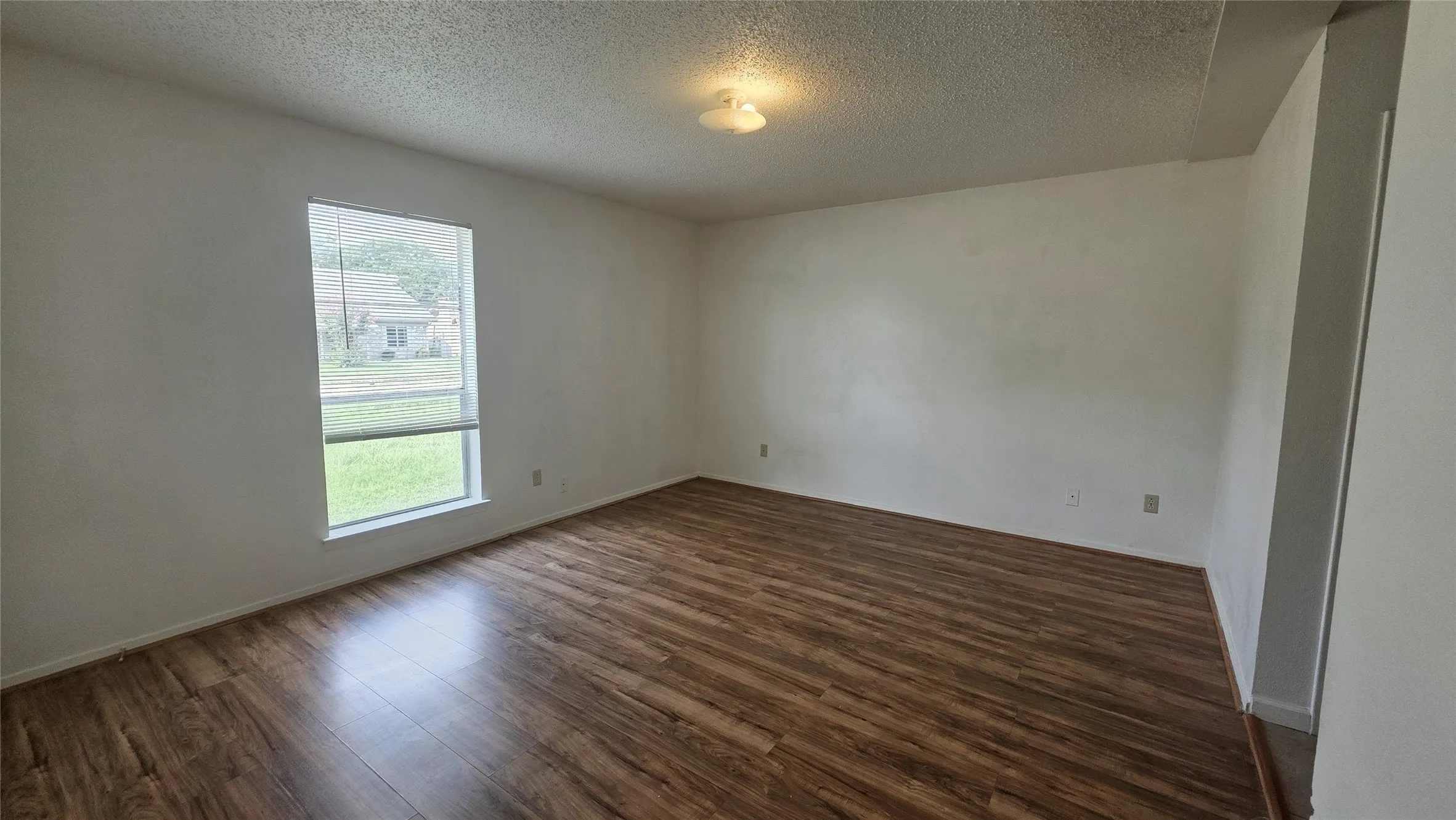 Single Family Residence For Rent in Dallas County , 2018 Steamboat Springs Drive, Garland, Texas 75044, 5 Bedroom, 3 Bathroom, Garage spaces, 1,434 Sqft, built in 1975, mls#21308516, Real Estate Agent in Garland, Homes For Rent in Dallas county, Homes For Rent in Garland, Realtor in Garland Texas, Real Estate Brokerage Independent Realty Texas, Luminita Cordes Realtor