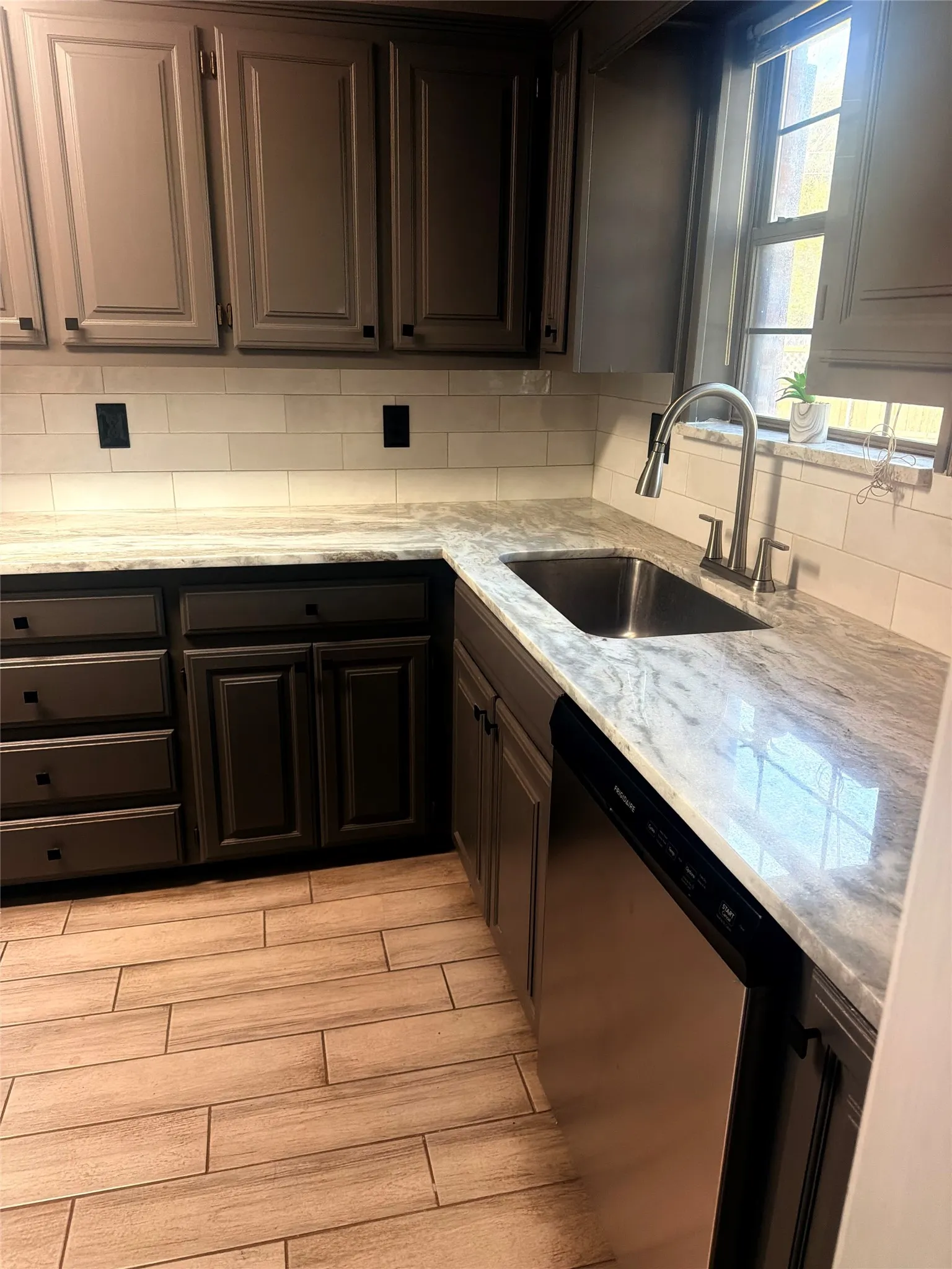 Single Family Residence For Sale in Hopkins County , 1804 Greenridge Court, Sulphur Springs, Texas 75482, 4 Bedroom, 2 Bathroom, 2 Garage spaces, 2,023 Sqft, built in 1987, mls#21308430, Real Estate Agent in Sulphur Springs, Homes For Sale in Hopkins county, Homes For Sale in Sulphur Springs, Realtor in Sulphur Springs Texas, Real Estate Brokerage Independent Realty Texas, Luminita Cordes Realtor