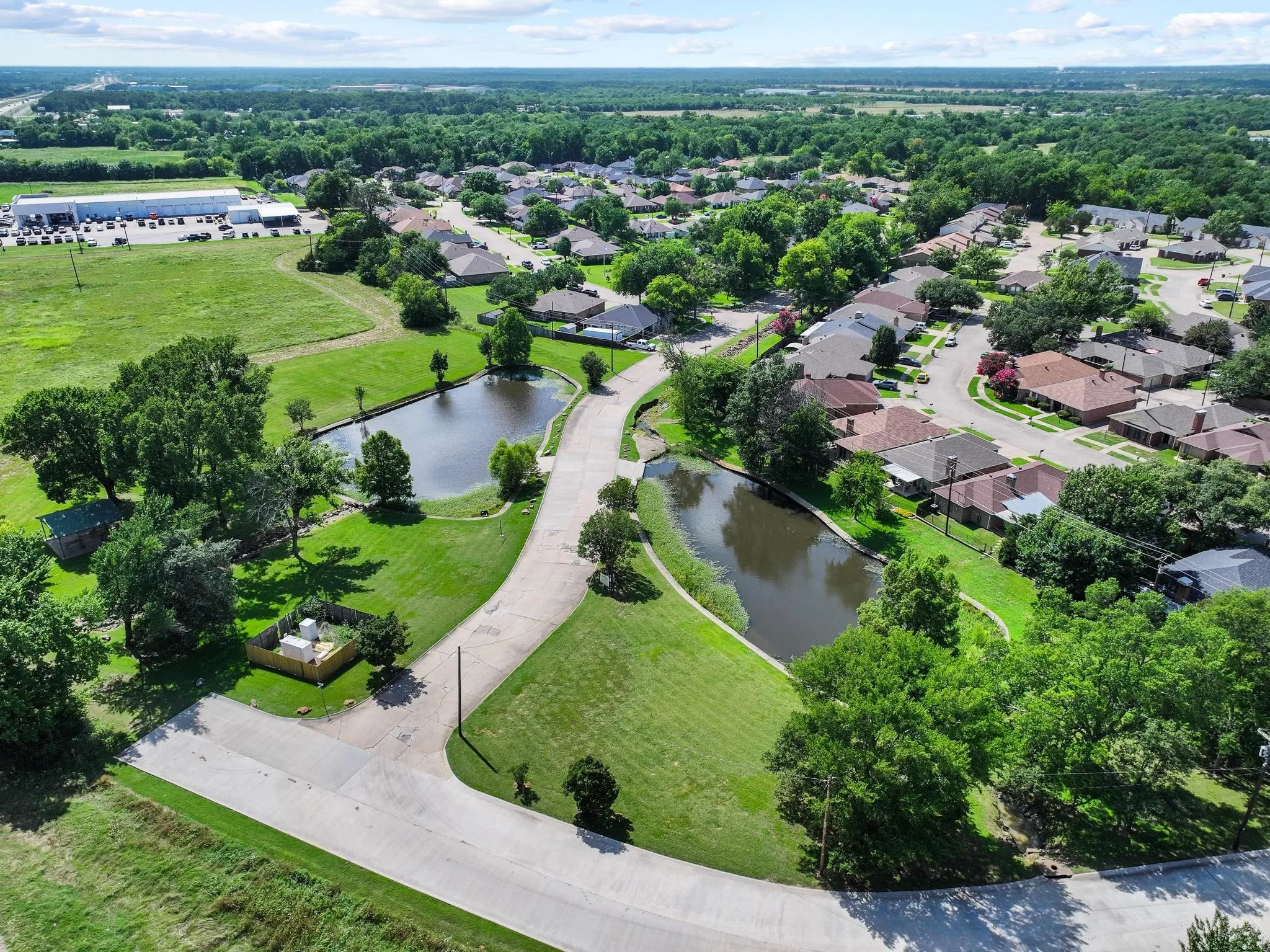 Single Family Residence For Sale in Hopkins County , 1804 Greenridge Court, Sulphur Springs, Texas 75482, 4 Bedroom, 2 Bathroom, 2 Garage spaces, 2,023 Sqft, built in 1987, mls#21308430, Real Estate Agent in Sulphur Springs, Homes For Sale in Hopkins county, Homes For Sale in Sulphur Springs, Realtor in Sulphur Springs Texas, Real Estate Brokerage Independent Realty Texas, Luminita Cordes Realtor