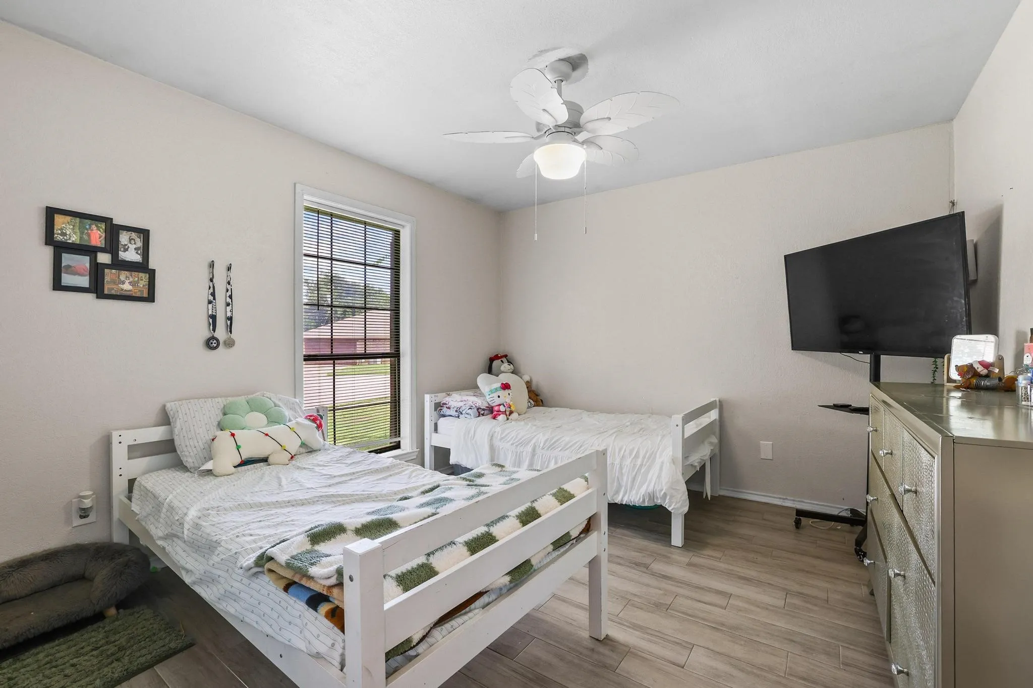 Single Family Residence For Sale in Hopkins County , 1804 Greenridge Court, Sulphur Springs, Texas 75482, 4 Bedroom, 2 Bathroom, 2 Garage spaces, 2,023 Sqft, built in 1987, mls#21308430, Real Estate Agent in Sulphur Springs, Homes For Sale in Hopkins county, Homes For Sale in Sulphur Springs, Realtor in Sulphur Springs Texas, Real Estate Brokerage Independent Realty Texas, Luminita Cordes Realtor