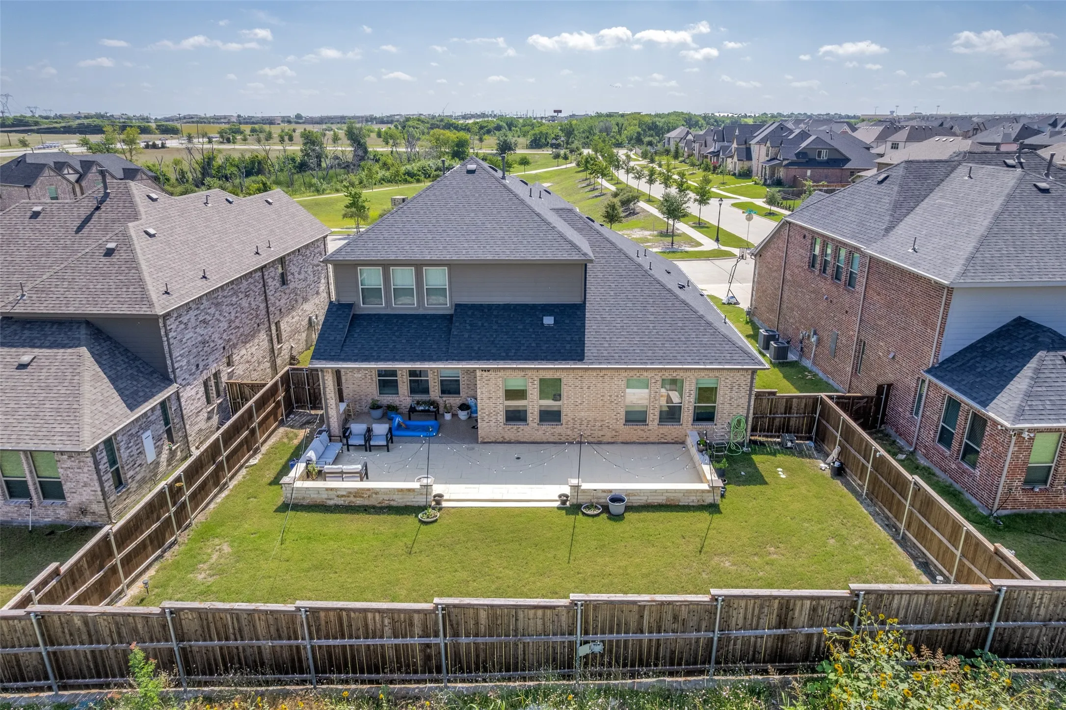 Single Family Residence For Sale in Collin County , 16931 Maple Bend Drive, Frisco, Texas 75035, 4 Bedroom, 3 Bathroom, 2 Garage spaces, 3,192 Sqft, built in 2022, mls#21303772, Real Estate Agent in Frisco, Homes For Sale in Collin county, Homes For Sale in Frisco, Realtor in Frisco Texas, Real Estate Brokerage Independent Realty Texas, Luminita Cordes Realtor