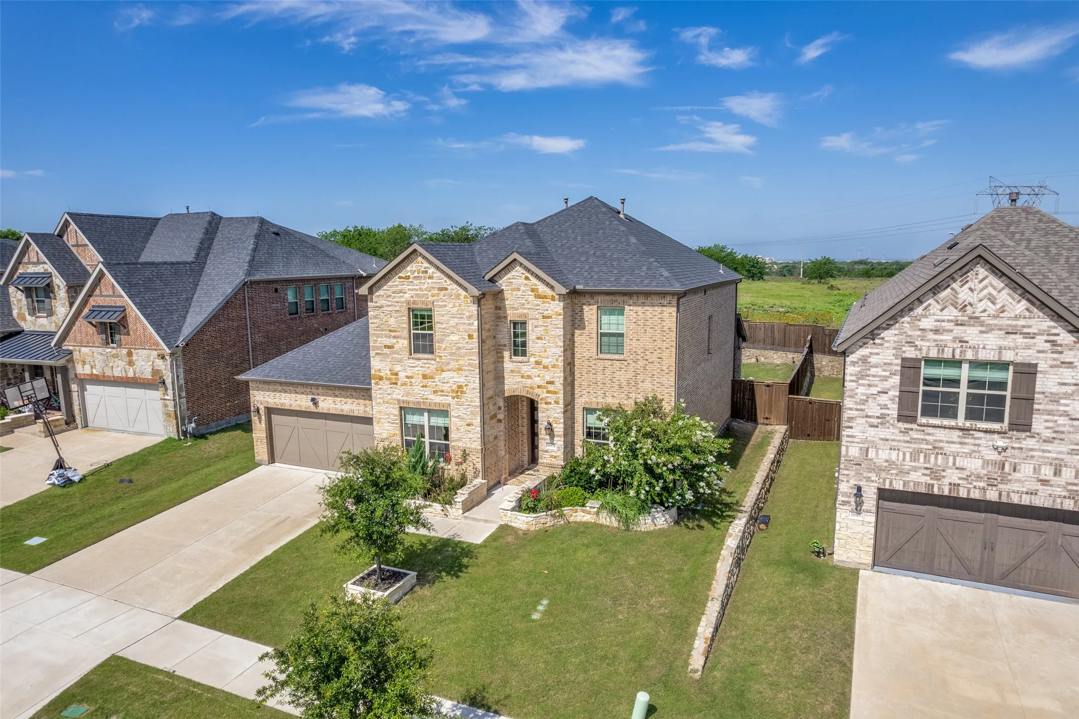 Single Family Residence For Sale in Collin County , 16931 Maple Bend Drive, Frisco, Texas 75035, 4 Bedroom, 3 Bathroom, 2 Garage spaces, 3,192 Sqft, built in 2022, mls#21303772, Real Estate Agent in Frisco, Homes For Sale in Collin county, Homes For Sale in Frisco, Realtor in Frisco Texas, Real Estate Brokerage Independent Realty Texas, Luminita Cordes Realtor