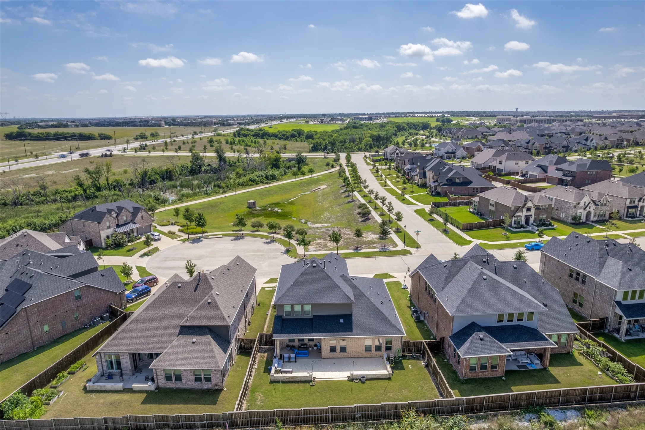 Single Family Residence For Sale in Collin County , 16931 Maple Bend Drive, Frisco, Texas 75035, 4 Bedroom, 3 Bathroom, 2 Garage spaces, 3,192 Sqft, built in 2022, mls#21303772, Real Estate Agent in Frisco, Homes For Sale in Collin county, Homes For Sale in Frisco, Realtor in Frisco Texas, Real Estate Brokerage Independent Realty Texas, Luminita Cordes Realtor