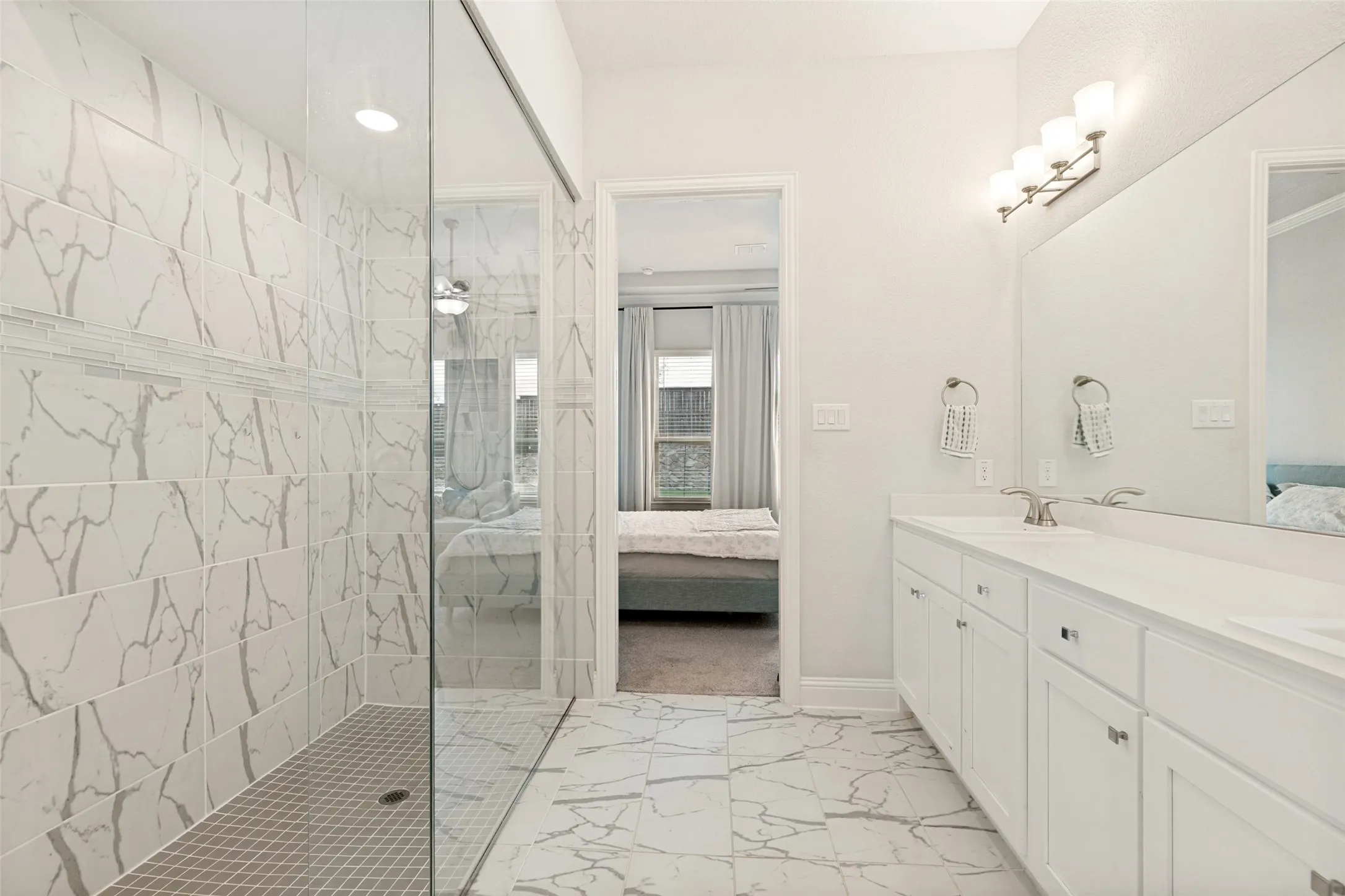 Single Family Residence For Sale in Collin County , 16931 Maple Bend Drive, Frisco, Texas 75035, 4 Bedroom, 3 Bathroom, 2 Garage spaces, 3,192 Sqft, built in 2022, mls#21303772, Real Estate Agent in Frisco, Homes For Sale in Collin county, Homes For Sale in Frisco, Realtor in Frisco Texas, Real Estate Brokerage Independent Realty Texas, Luminita Cordes Realtor