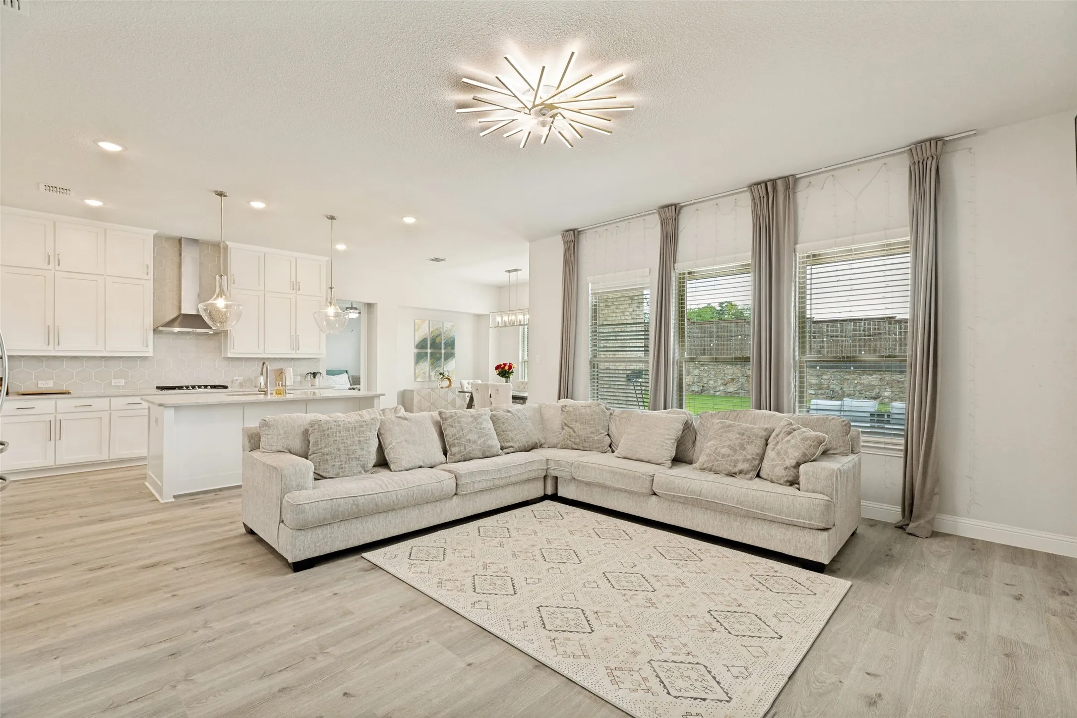 Single Family Residence For Sale in Collin County , 16931 Maple Bend Drive, Frisco, Texas 75035, 4 Bedroom, 3 Bathroom, 2 Garage spaces, 3,192 Sqft, built in 2022, mls#21303772, Real Estate Agent in Frisco, Homes For Sale in Collin county, Homes For Sale in Frisco, Realtor in Frisco Texas, Real Estate Brokerage Independent Realty Texas, Luminita Cordes Realtor