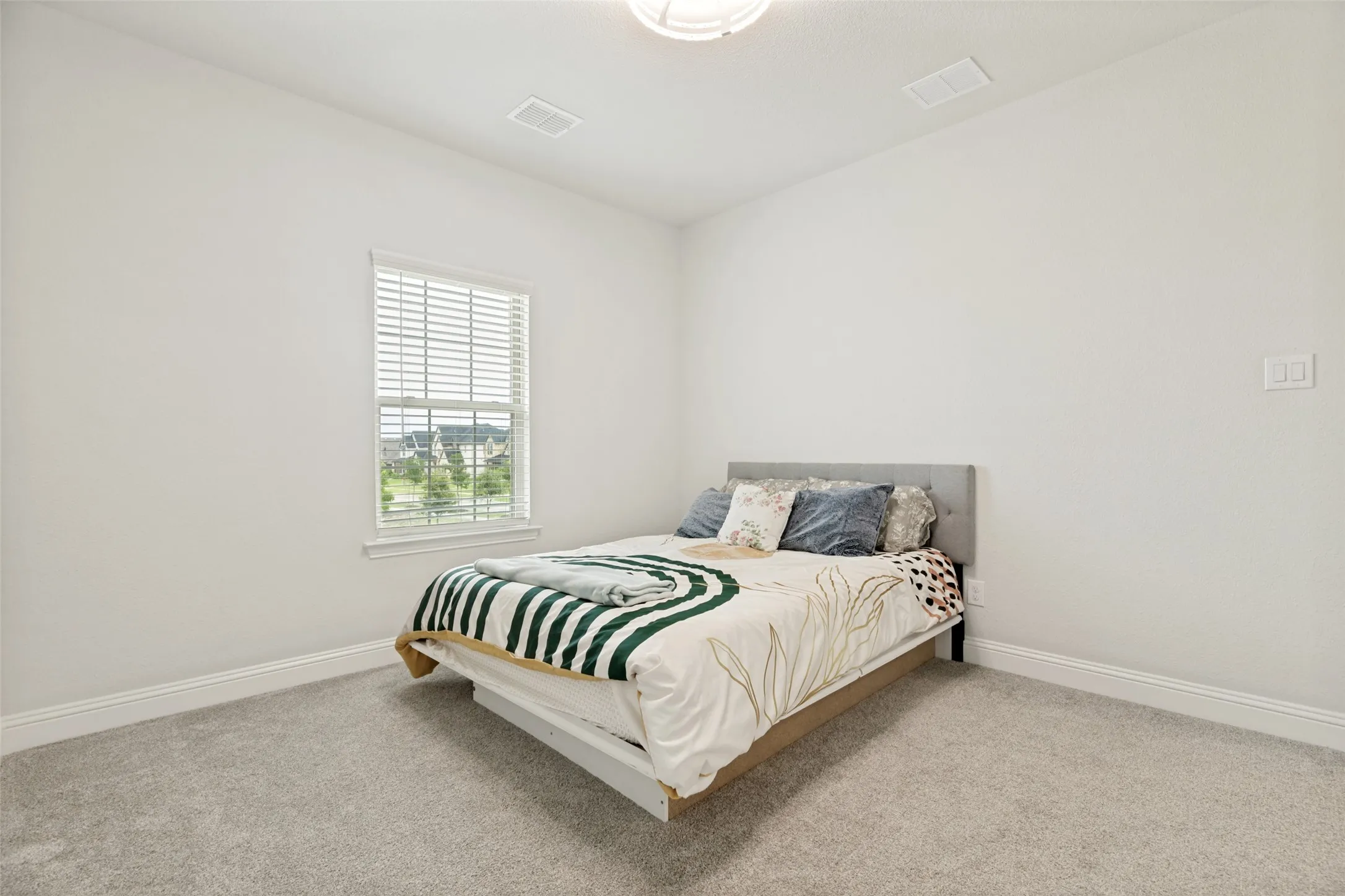Single Family Residence For Sale in Collin County , 16931 Maple Bend Drive, Frisco, Texas 75035, 4 Bedroom, 3 Bathroom, 2 Garage spaces, 3,192 Sqft, built in 2022, mls#21303772, Real Estate Agent in Frisco, Homes For Sale in Collin county, Homes For Sale in Frisco, Realtor in Frisco Texas, Real Estate Brokerage Independent Realty Texas, Luminita Cordes Realtor