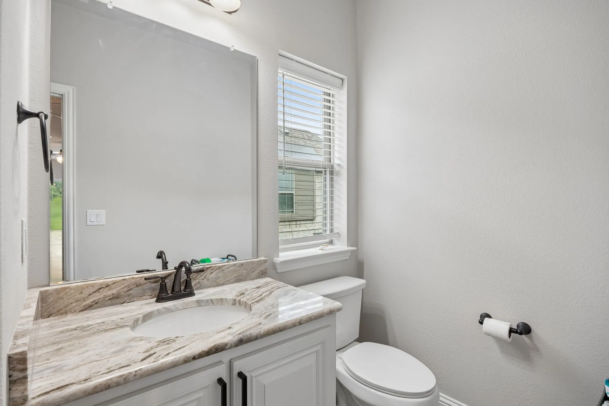 Single Family Residence For Sale in Collin County , 1510 Laurence Lane, Princeton, Texas 75407, 4 Bedroom, 3 Bathroom, 2 Garage spaces, 2,540 Sqft, built in 2021, mls#21306142, Real Estate Agent in Princeton, Homes For Sale in Collin county, Homes For Sale in Princeton, Realtor in Princeton Texas, Real Estate Brokerage Independent Realty Texas, Luminita Cordes Realtor