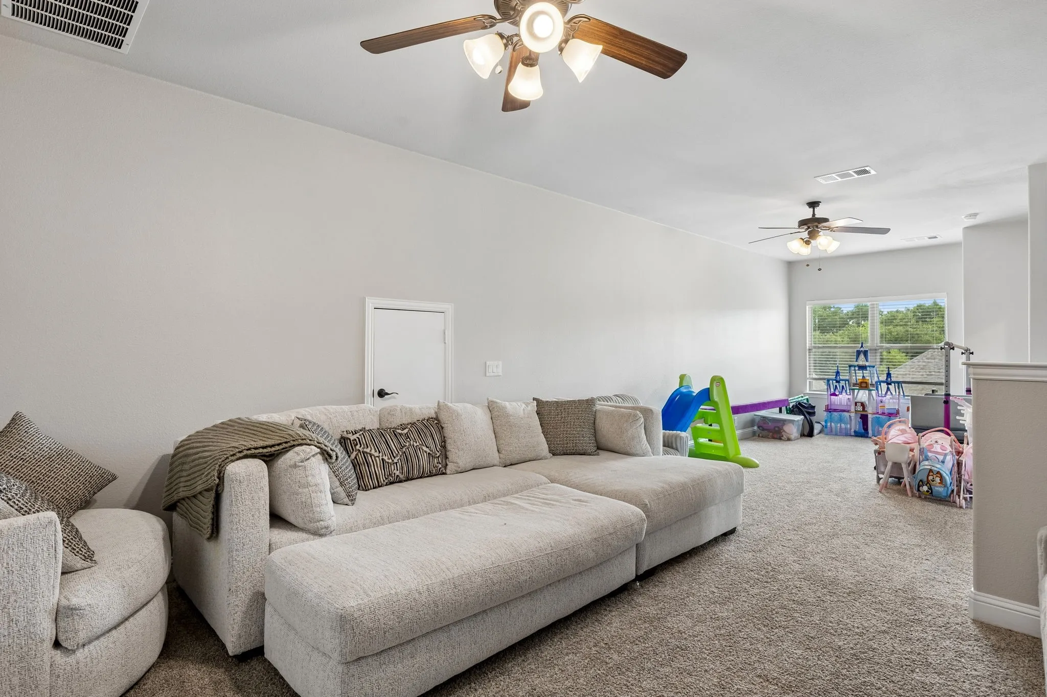 Single Family Residence For Sale in Collin County , 1510 Laurence Lane, Princeton, Texas 75407, 4 Bedroom, 3 Bathroom, 2 Garage spaces, 2,540 Sqft, built in 2021, mls#21306142, Real Estate Agent in Princeton, Homes For Sale in Collin county, Homes For Sale in Princeton, Realtor in Princeton Texas, Real Estate Brokerage Independent Realty Texas, Luminita Cordes Realtor